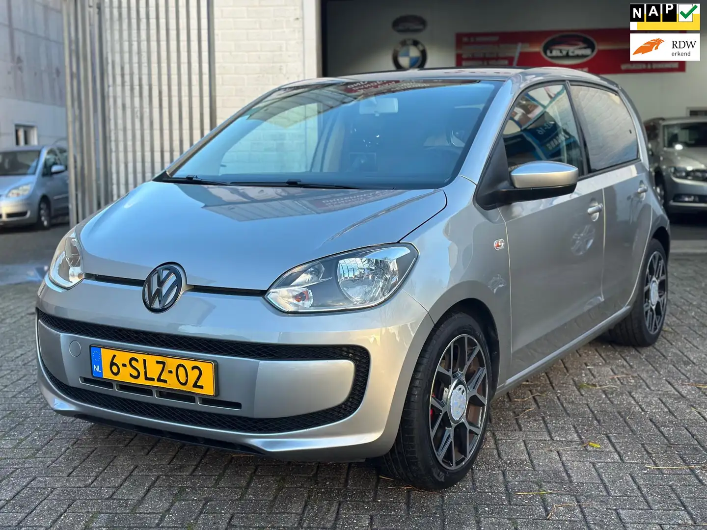 Volkswagen up! 1.0 move up! BlueMotion Bj:2013 NAVI AIRCO EL RAME Grijs - 1