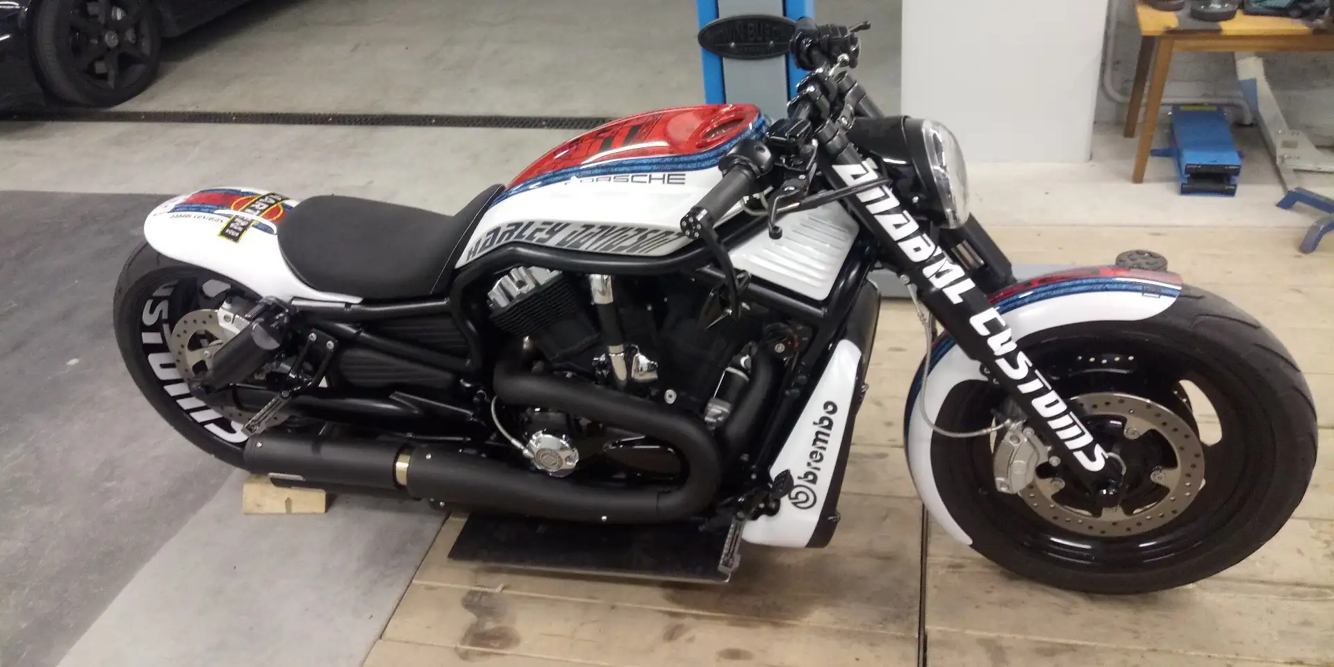 Harley-Davidson V-Rod Martini Racing Alb - 1
