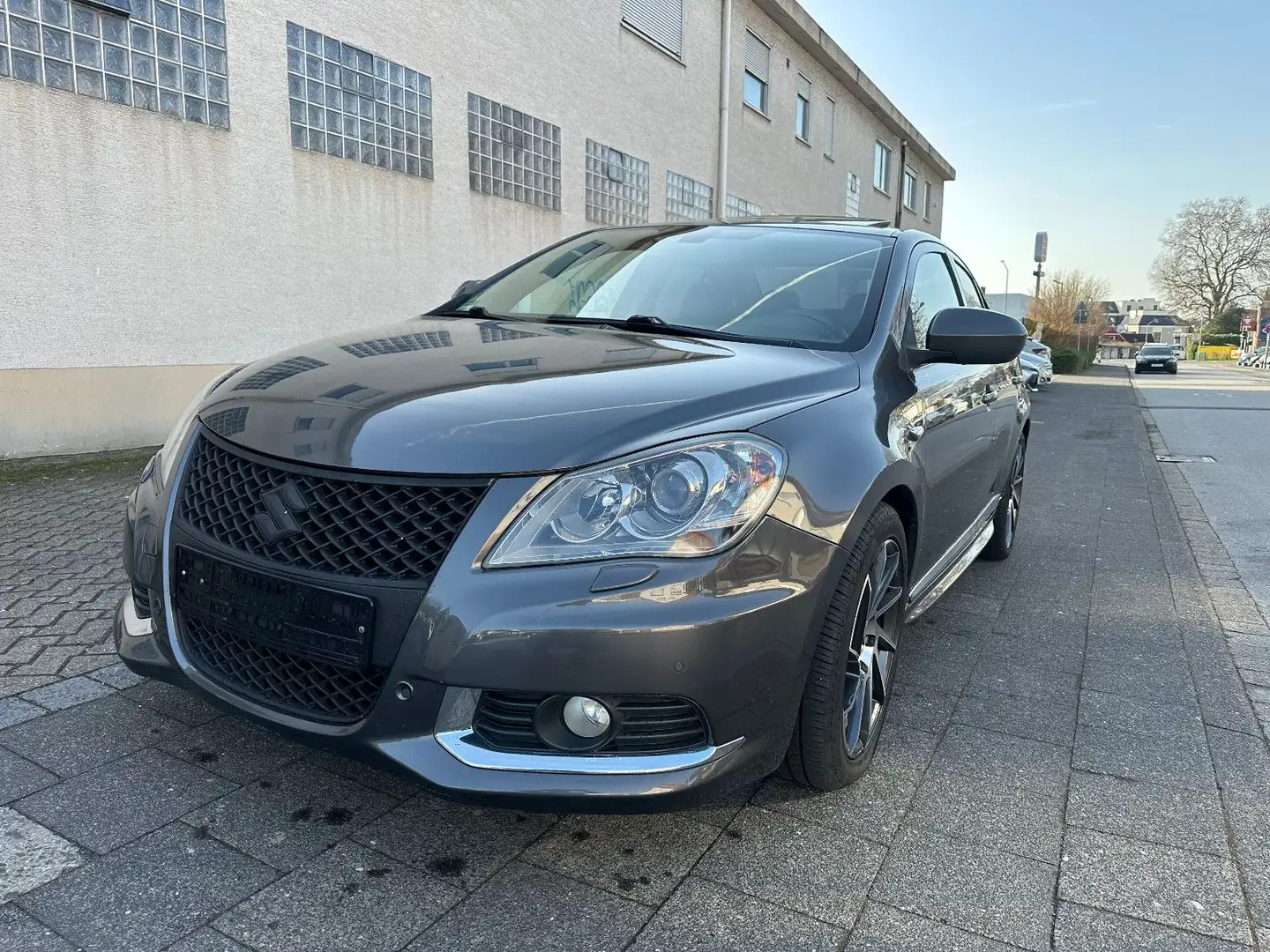 Suzuki Kizashi Sport 4x4 Grau - 2