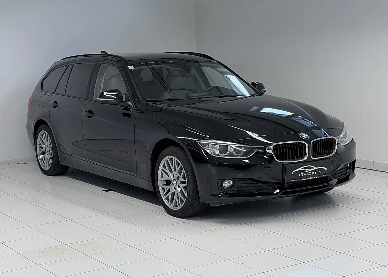BMW 320 d xDrive Touring Österreich-Paket Aut. Schwarz - 2