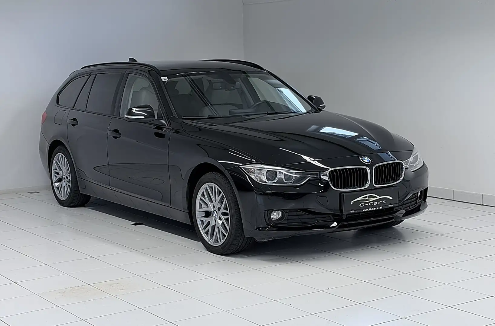BMW 320 d xDrive Touring Österreich-Paket Aut. Schwarz - 1