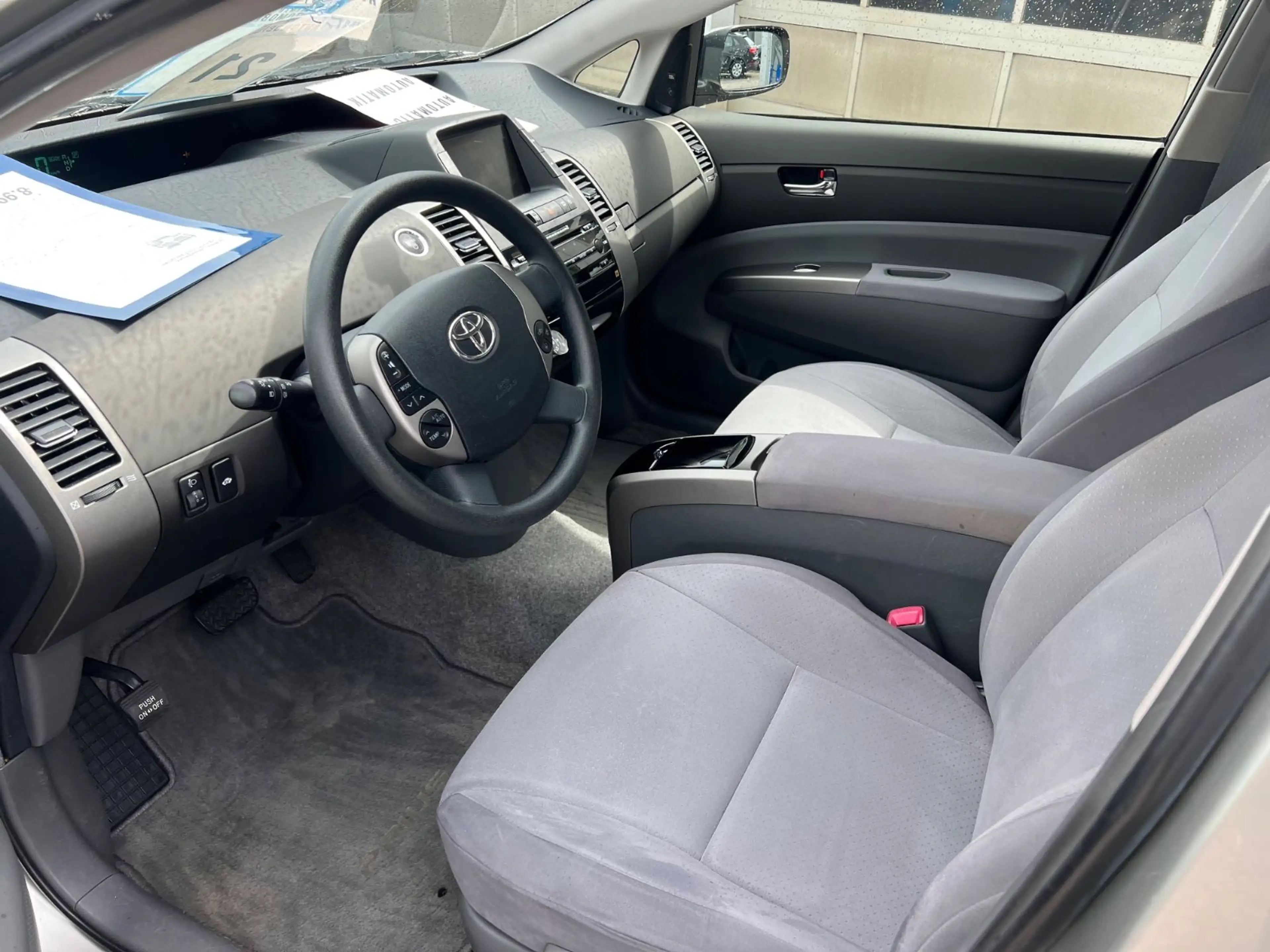 Toyota Prius Executive — photo 7