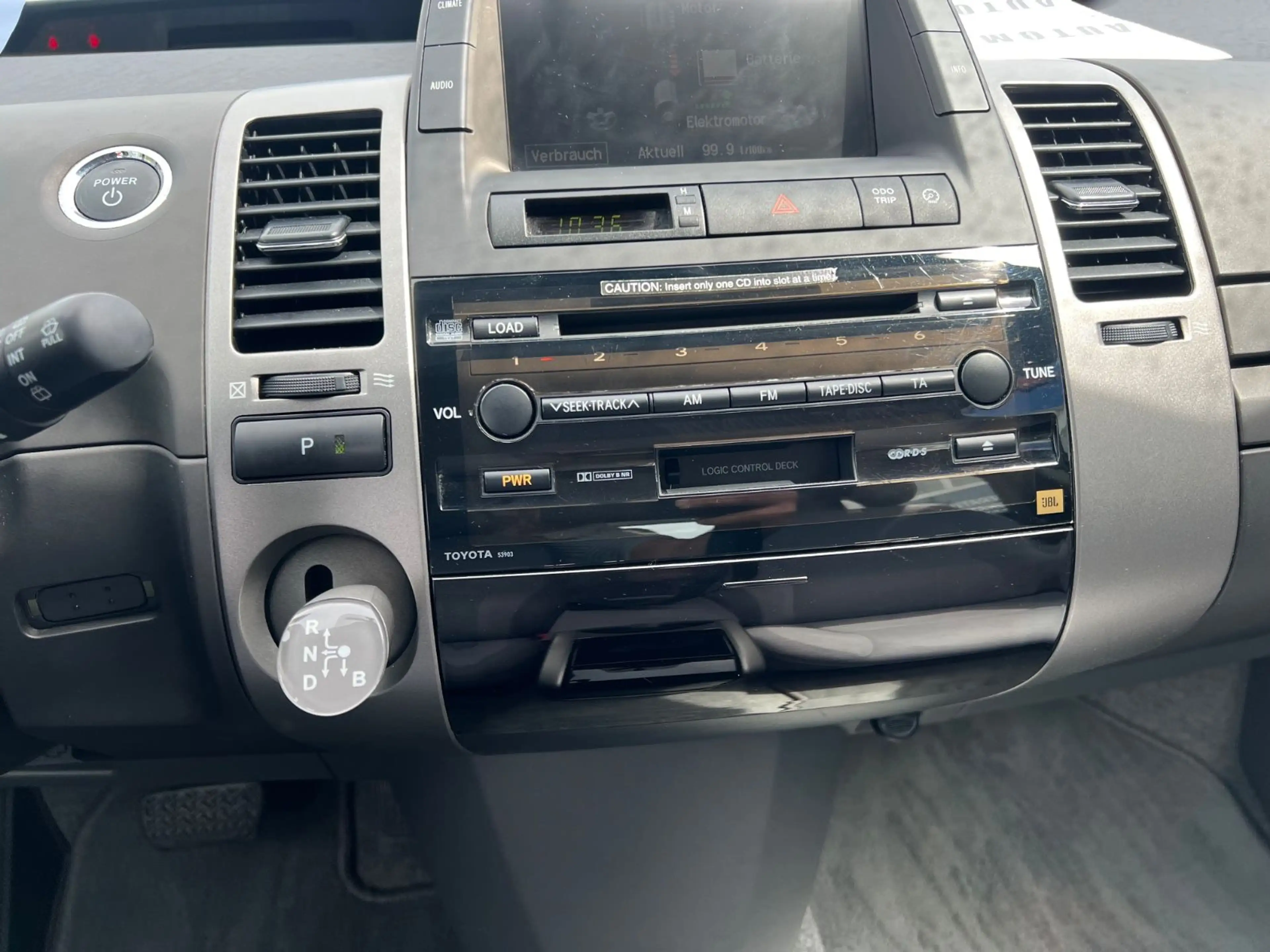 Toyota Prius Executive — photo 13