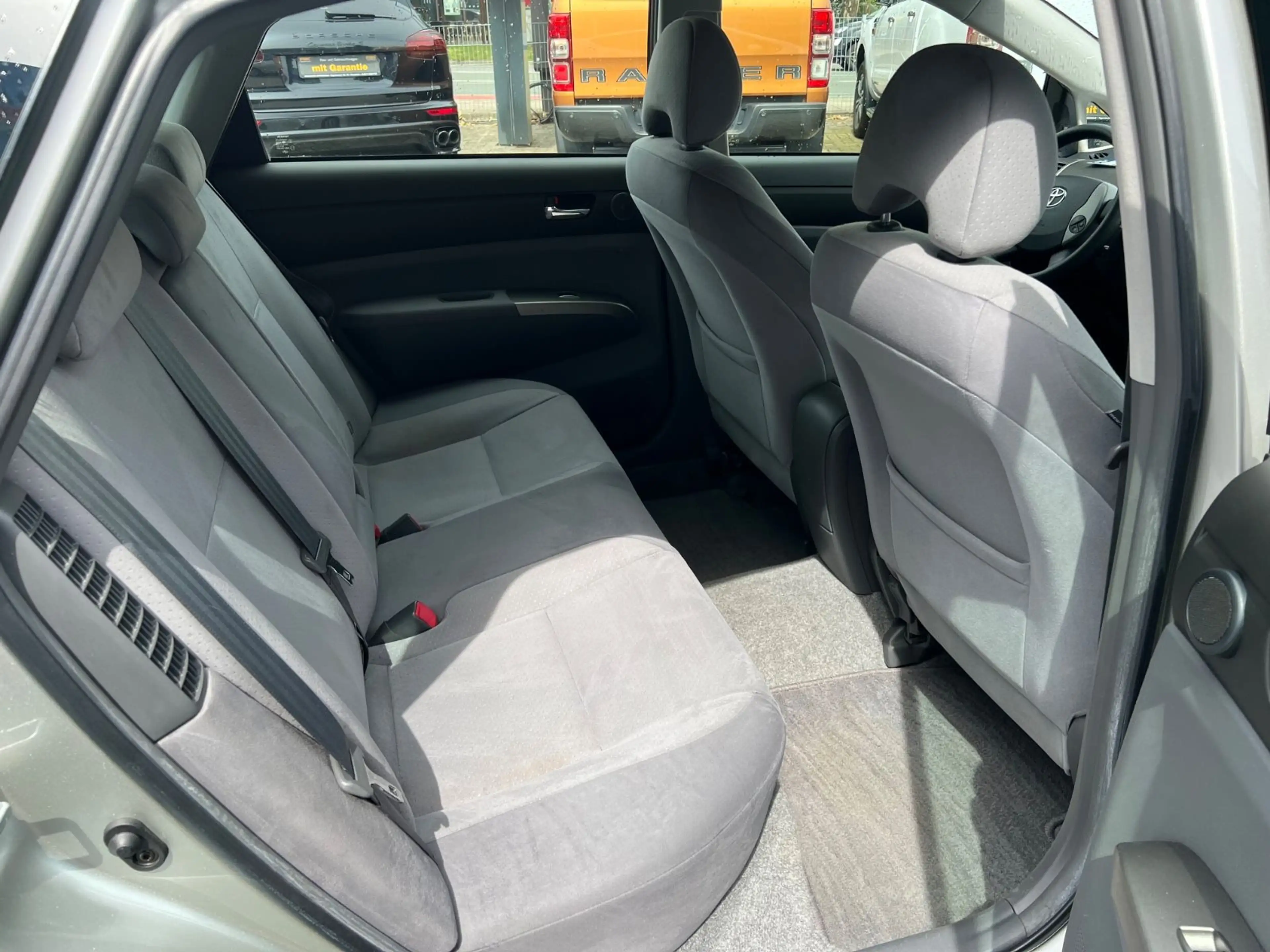 Toyota Prius Executive — photo 15