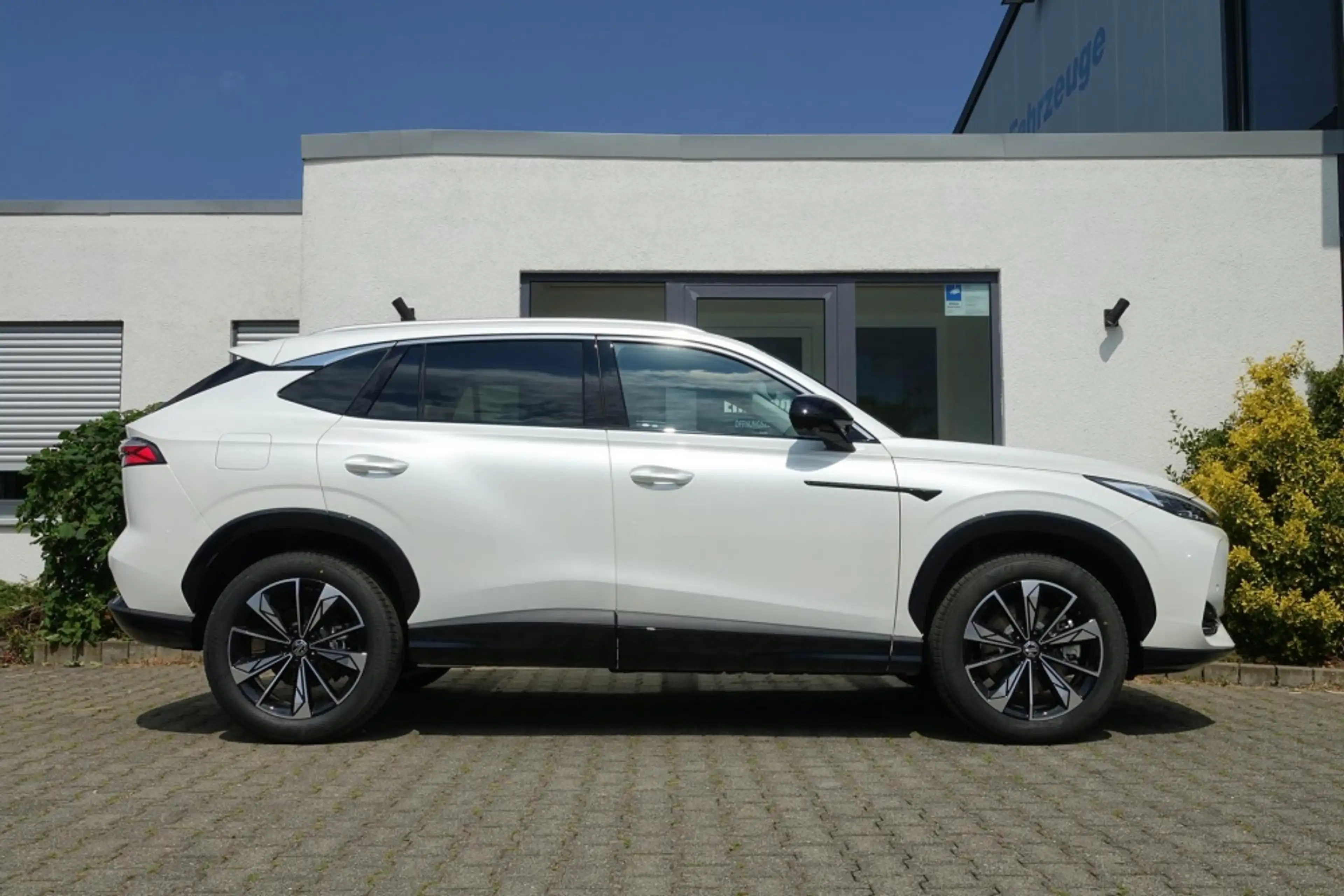 MG HS Hybrid+ Luxury 224PS SOFORT! — photo 2