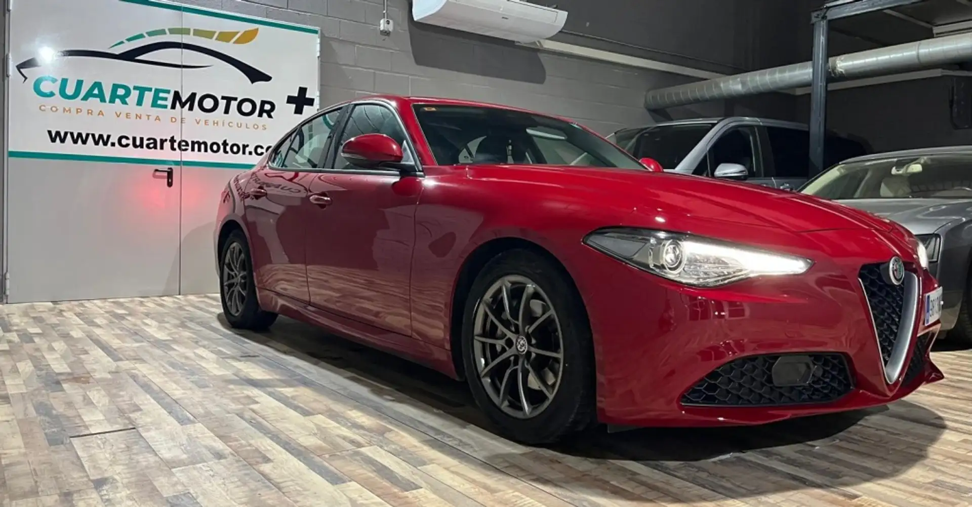 Alfa Romeo Giulia 2.2 Diesel Super Aut. 150 Rouge - 1