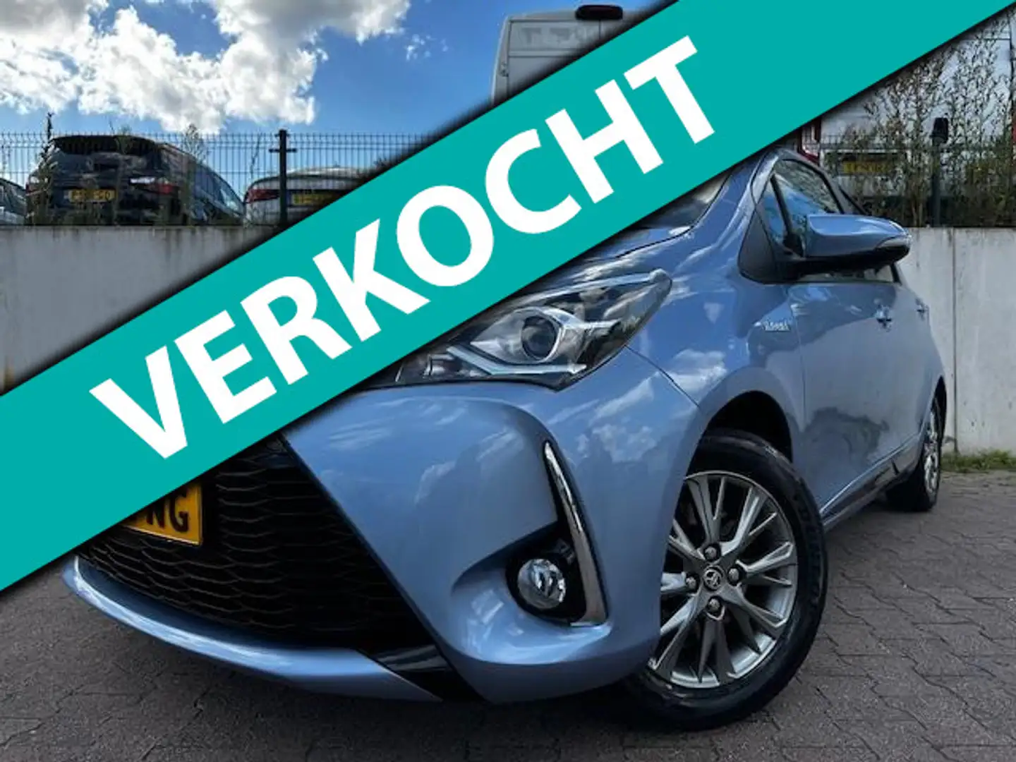 Toyota Yaris 1.5 Hybrid Design Sport/AUTOMAAT/NAVI/CAMERA/CRUIS Blauw - 1