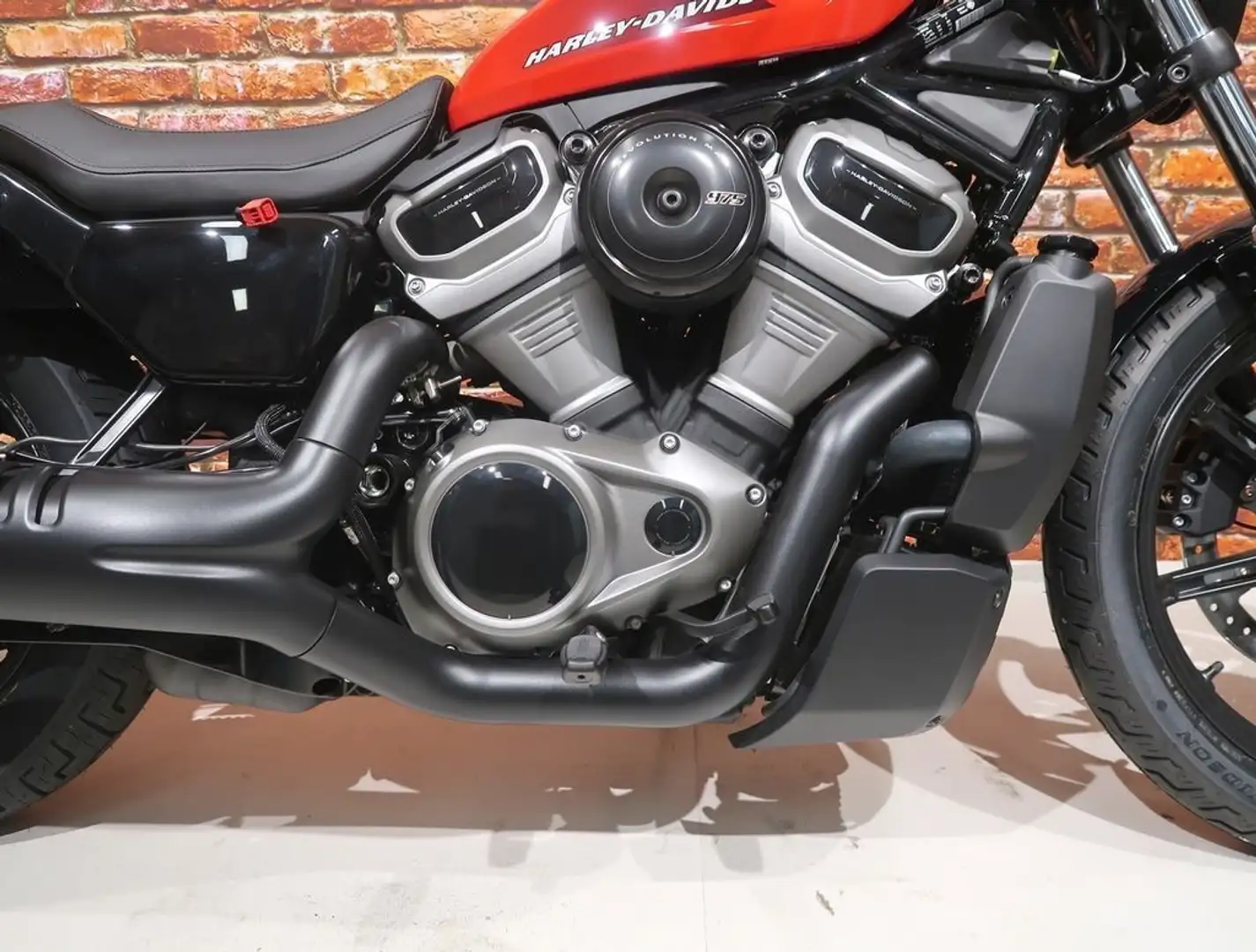 Harley-Davidson RH975 Nightster Rouge - 2