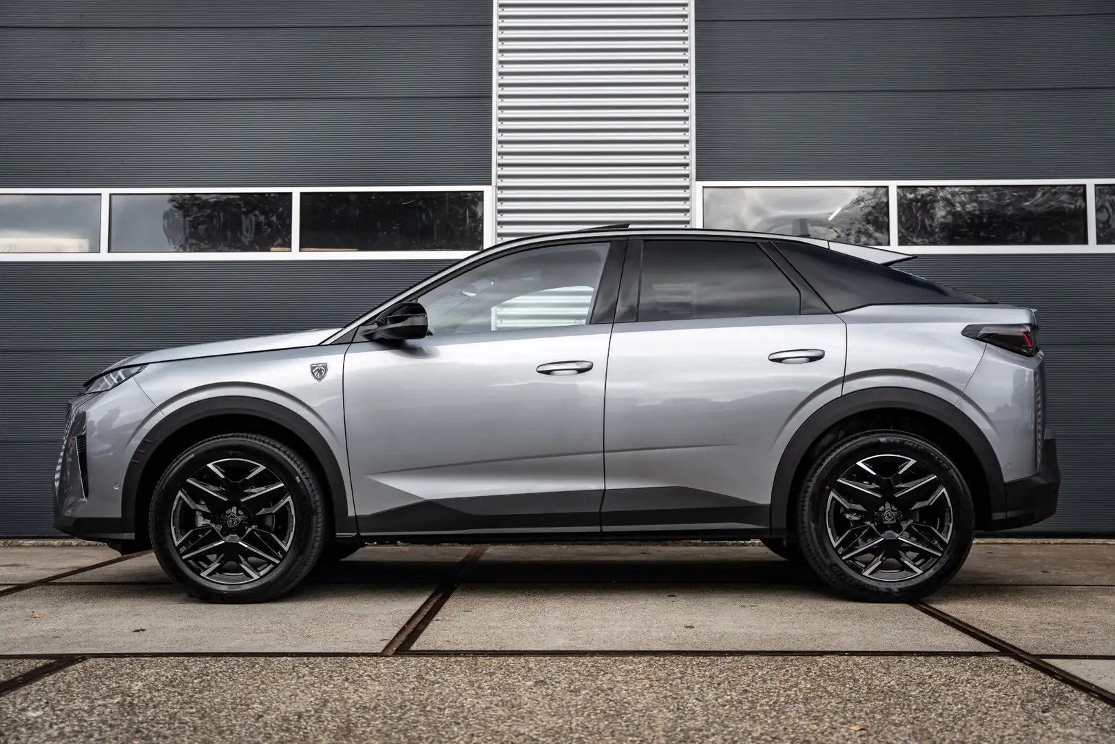 Peugeot 3008 Hybrid 145 GT |Pano |360° |Sfeer |Focal Audio |ACC Gris - 2