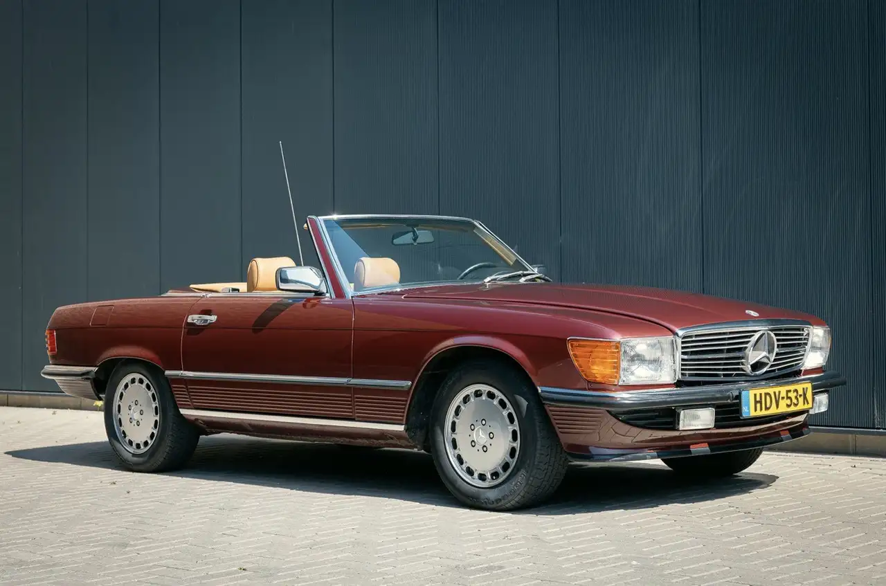 Mercedes-Benz SL 560, foto 1