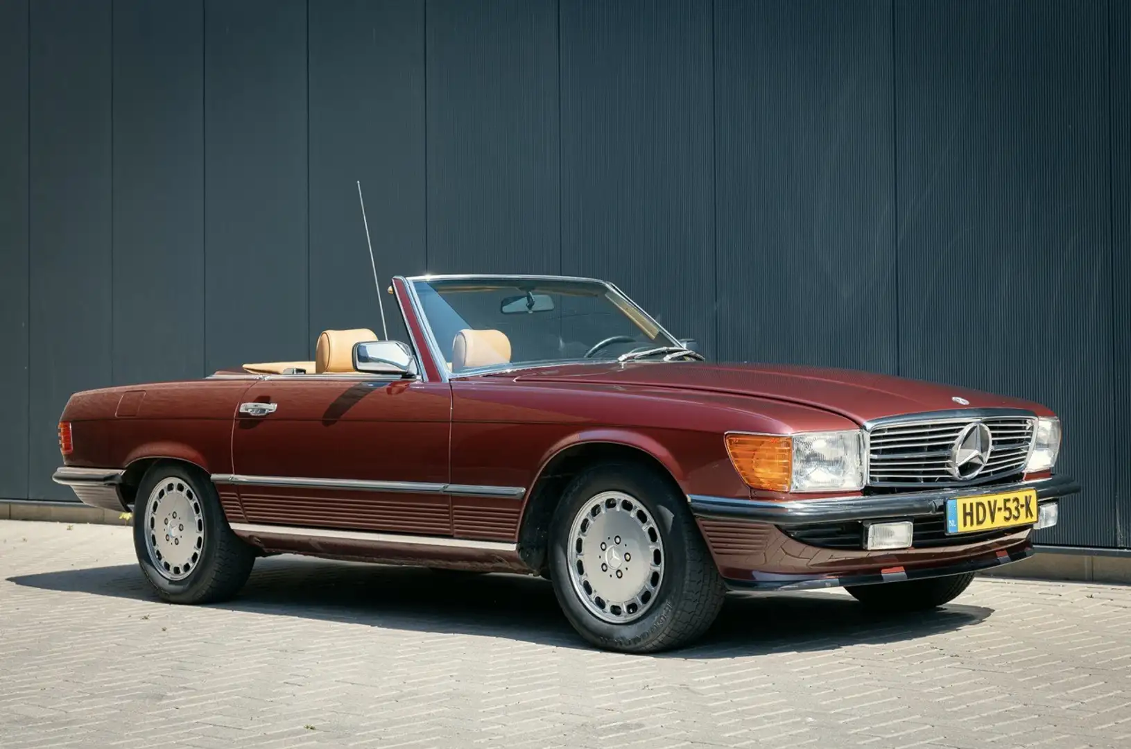 Mercedes-Benz SL 560 Rot - 1