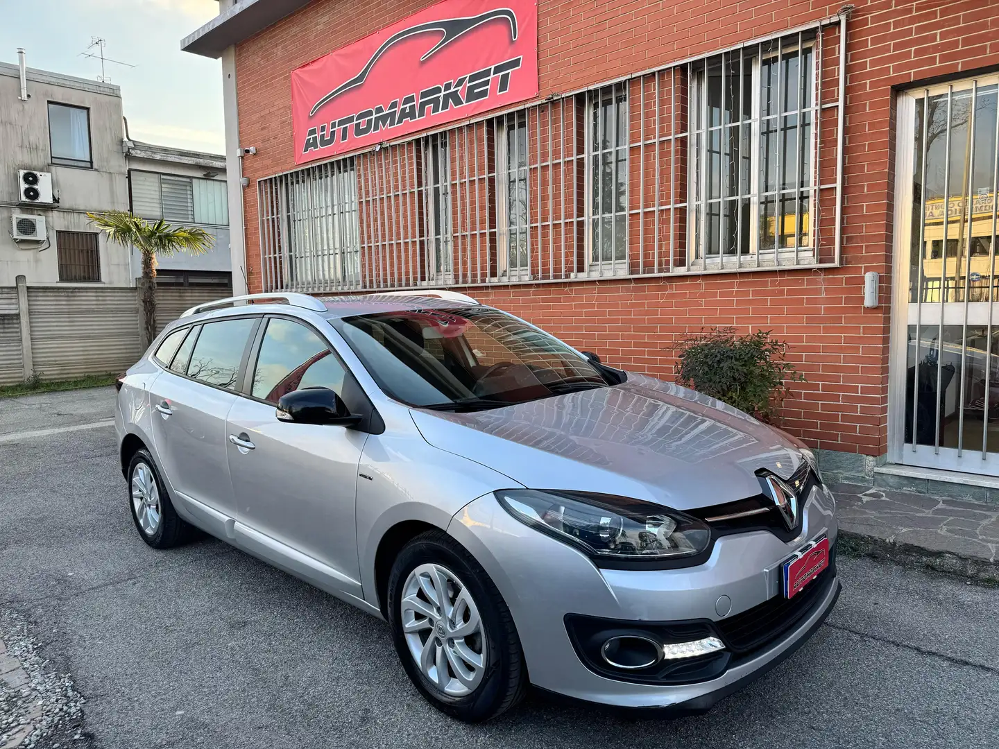 Renault Megane SporTour 1.5 dci 110cv Limited Gri - 1