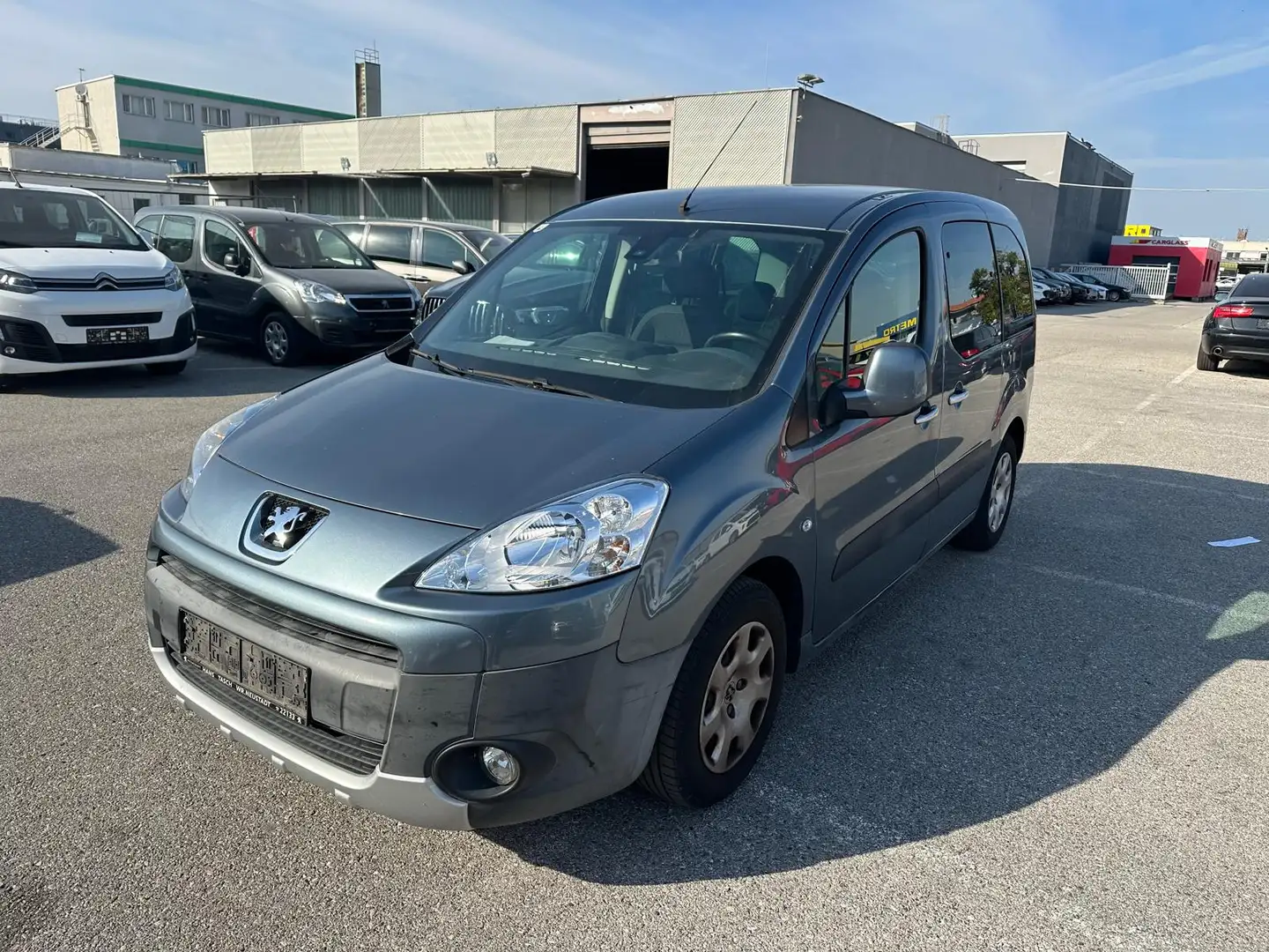 Peugeot Partner Tepee Comfort 1,6 HDi 95 FAP (Bastler, Händler) Grau - 1