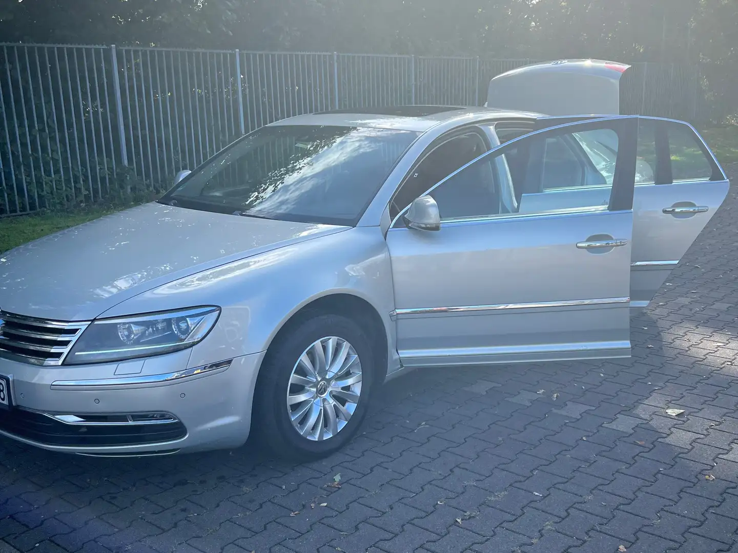 Volkswagen Phaeton Limousine Silber - 1