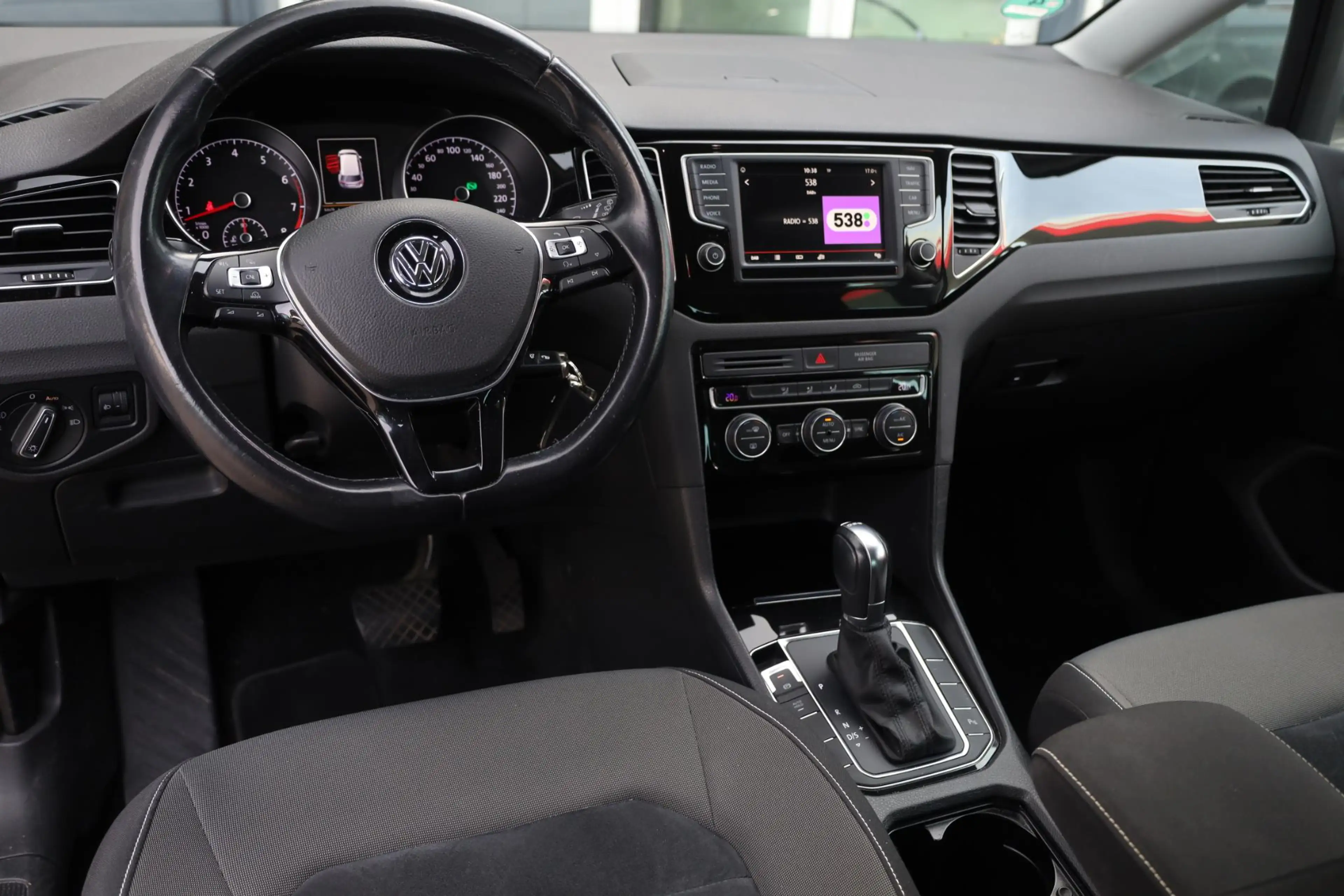 Volkswagen Golf Sportsvan 1.2 TSI Highline 110PK / 81kW DSG, Wegklapbare tre — photo 18
