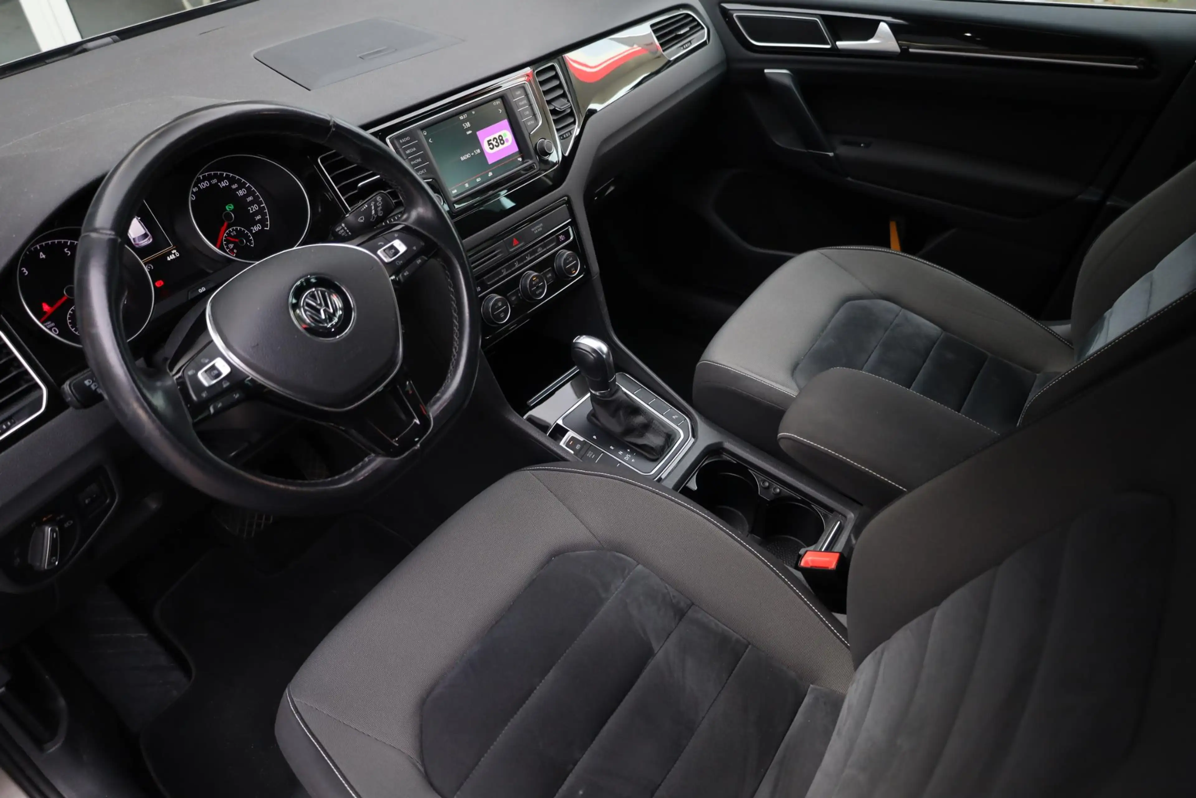 Volkswagen Golf Sportsvan 1.2 TSI Highline 110PK / 81kW DSG, Wegklapbare tre — photo 4