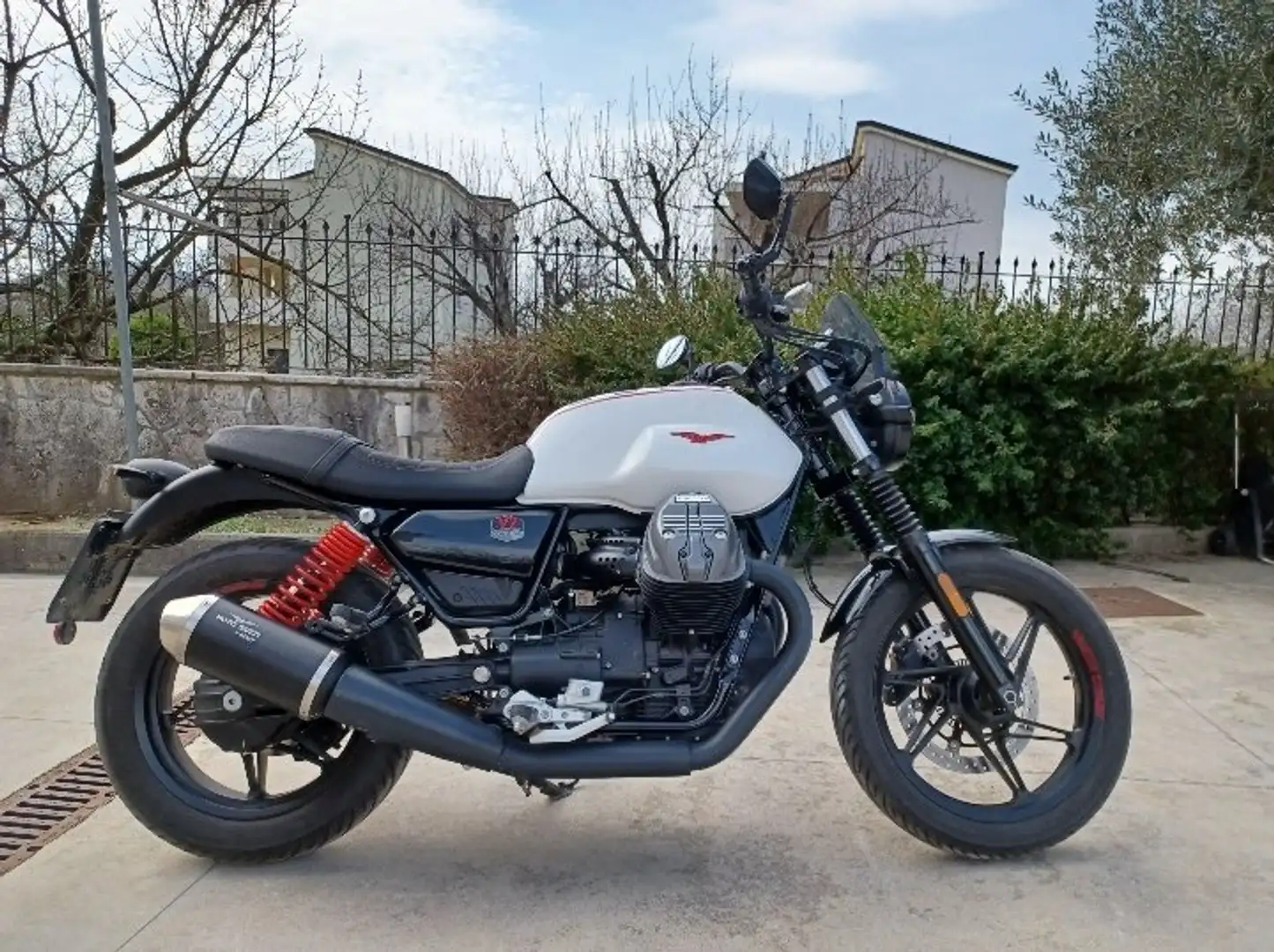 Moto Guzzi V 7 Stone ten - 1