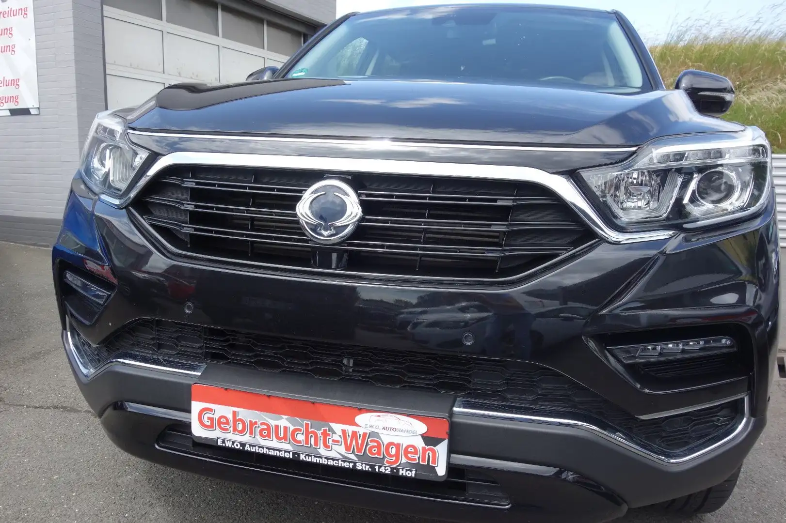 SsangYong Rexton Sapphire 4x4 Voll. Schwarz - 2