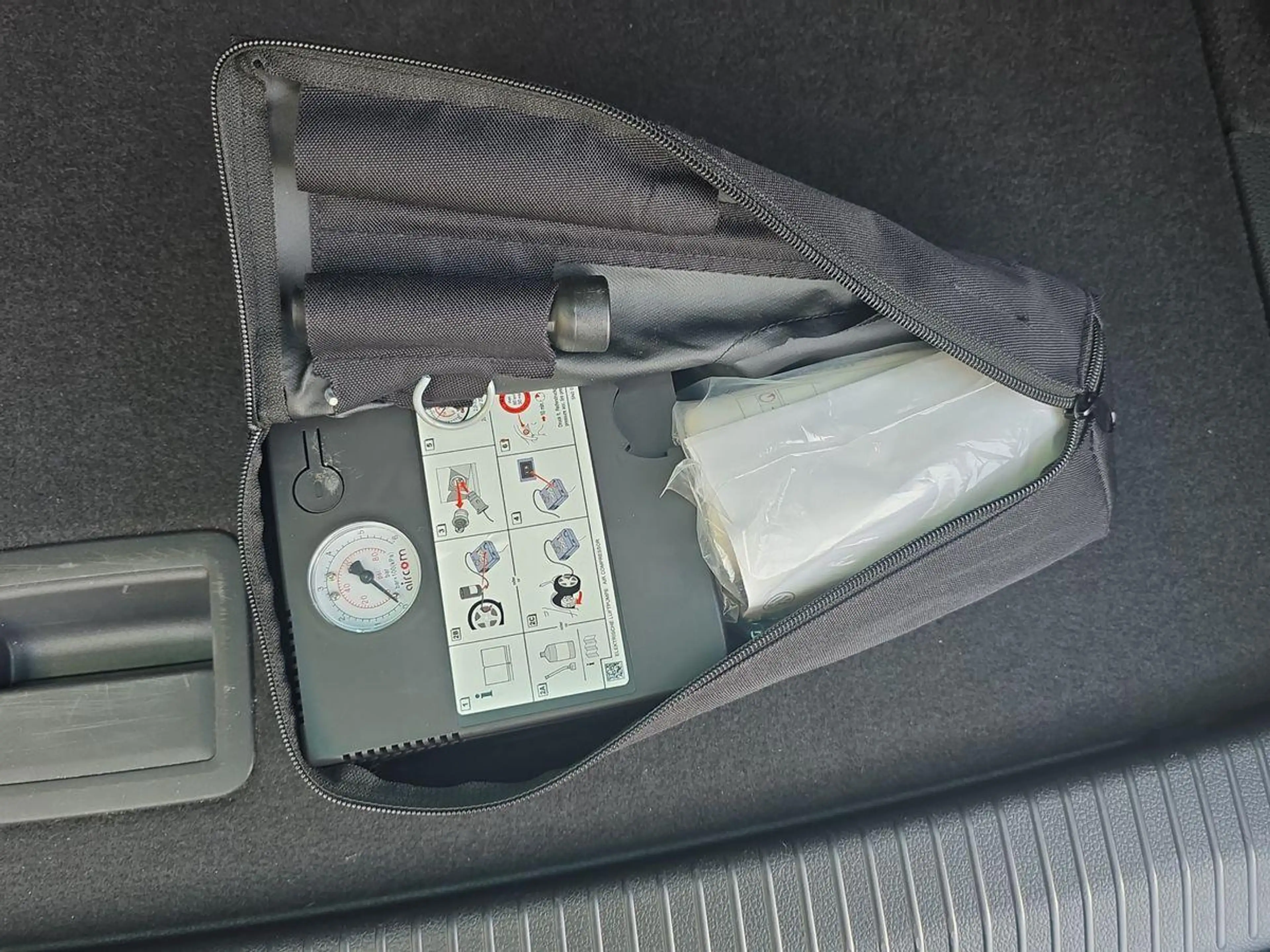 Volkswagen Golf Sportsvan Join TSI DSG NAVI LED PLUS Android — photo 7