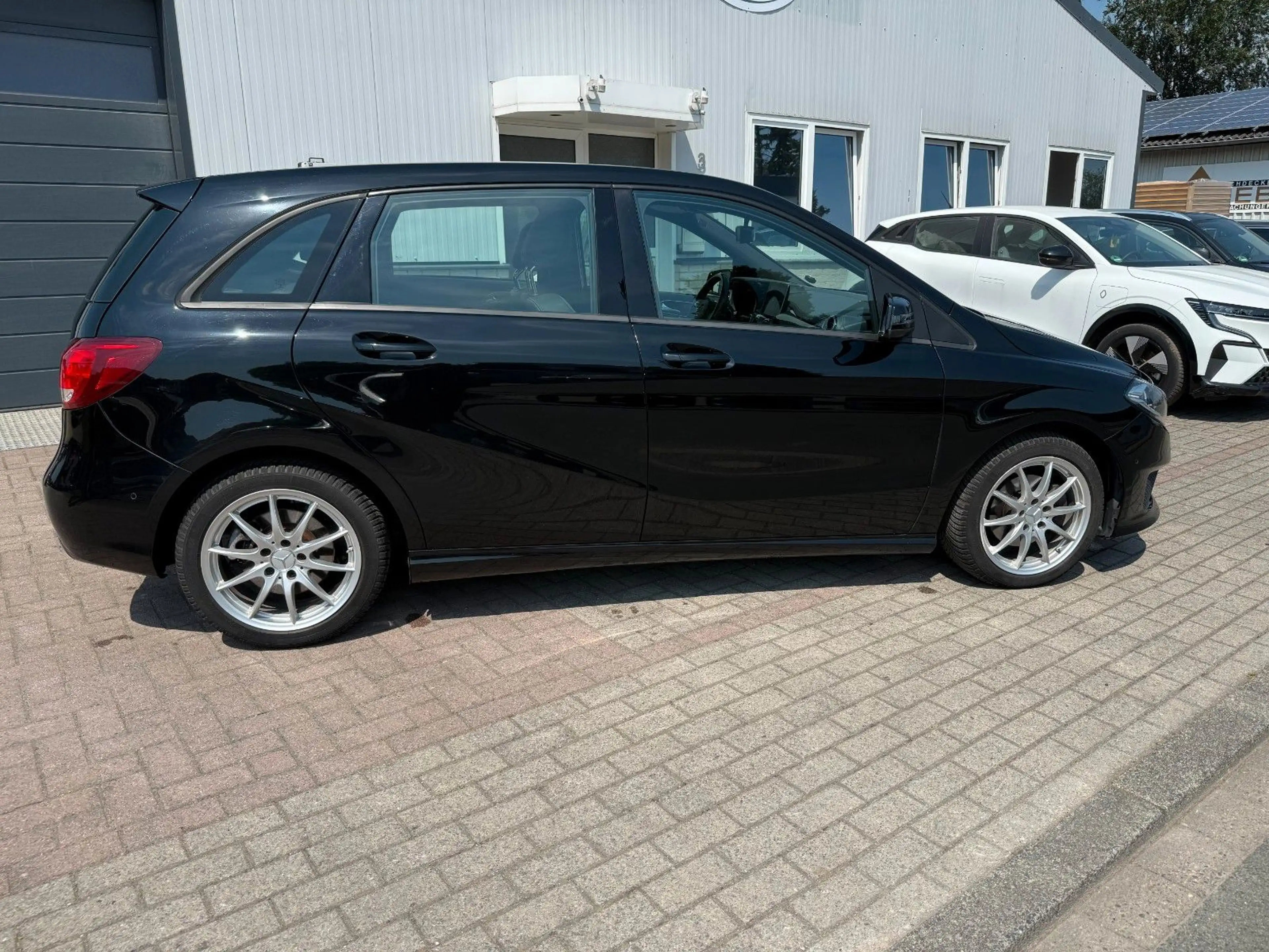 Mercedes-Benz B 220 CDI 4Matic Leder Navi Kamera — photo 5