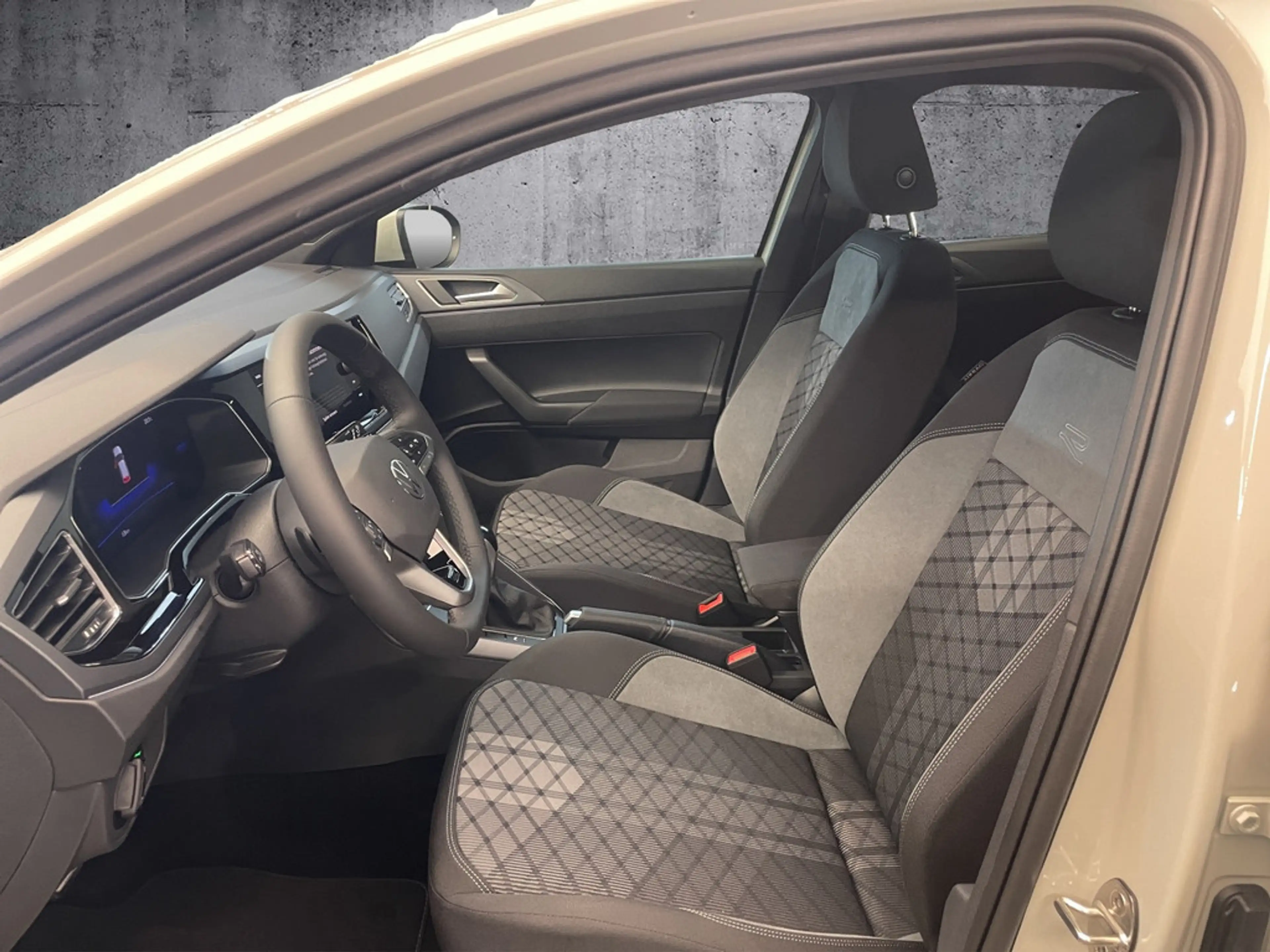Volkswagen Taigo 1,0 l TSI DSG R-Line LED-Matrix+IQ.Drive+ACC+PDC — photo 9