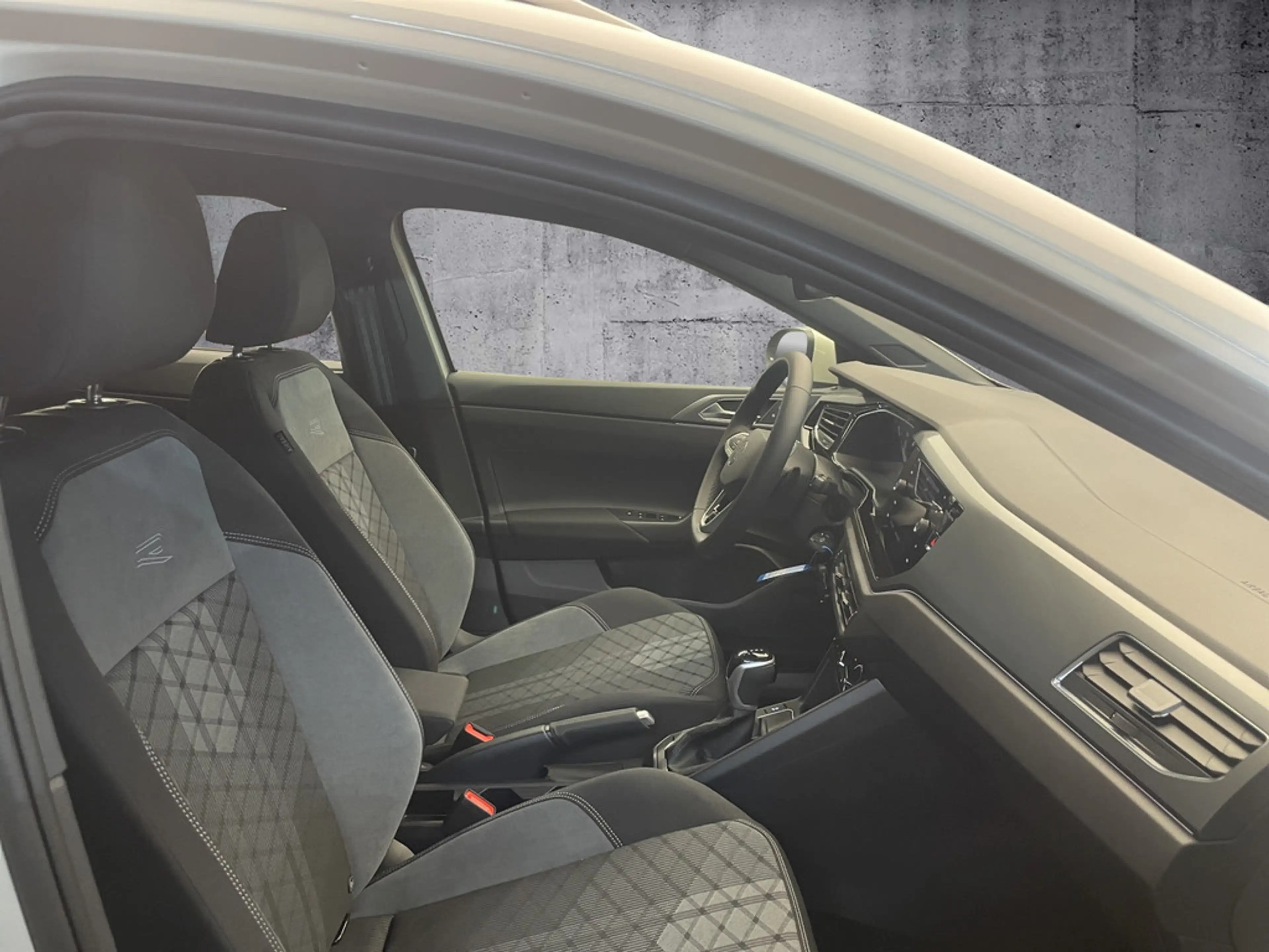 Volkswagen Taigo 1,0 l TSI DSG R-Line LED-Matrix+IQ.Drive+ACC+PDC — photo 10