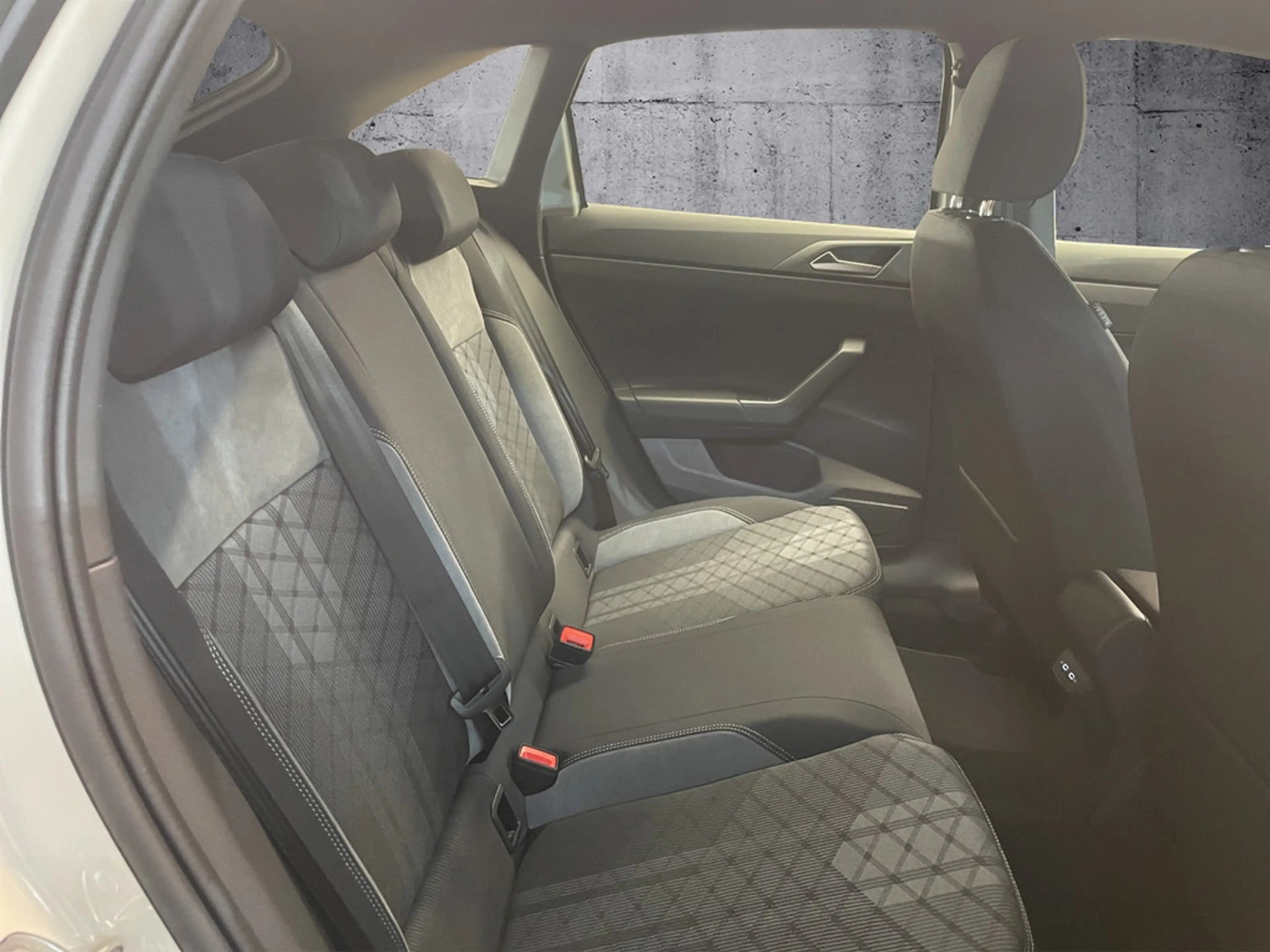 Volkswagen Taigo 1,0 l TSI DSG R-Line LED-Matrix+IQ.Drive+ACC+PDC — photo 12