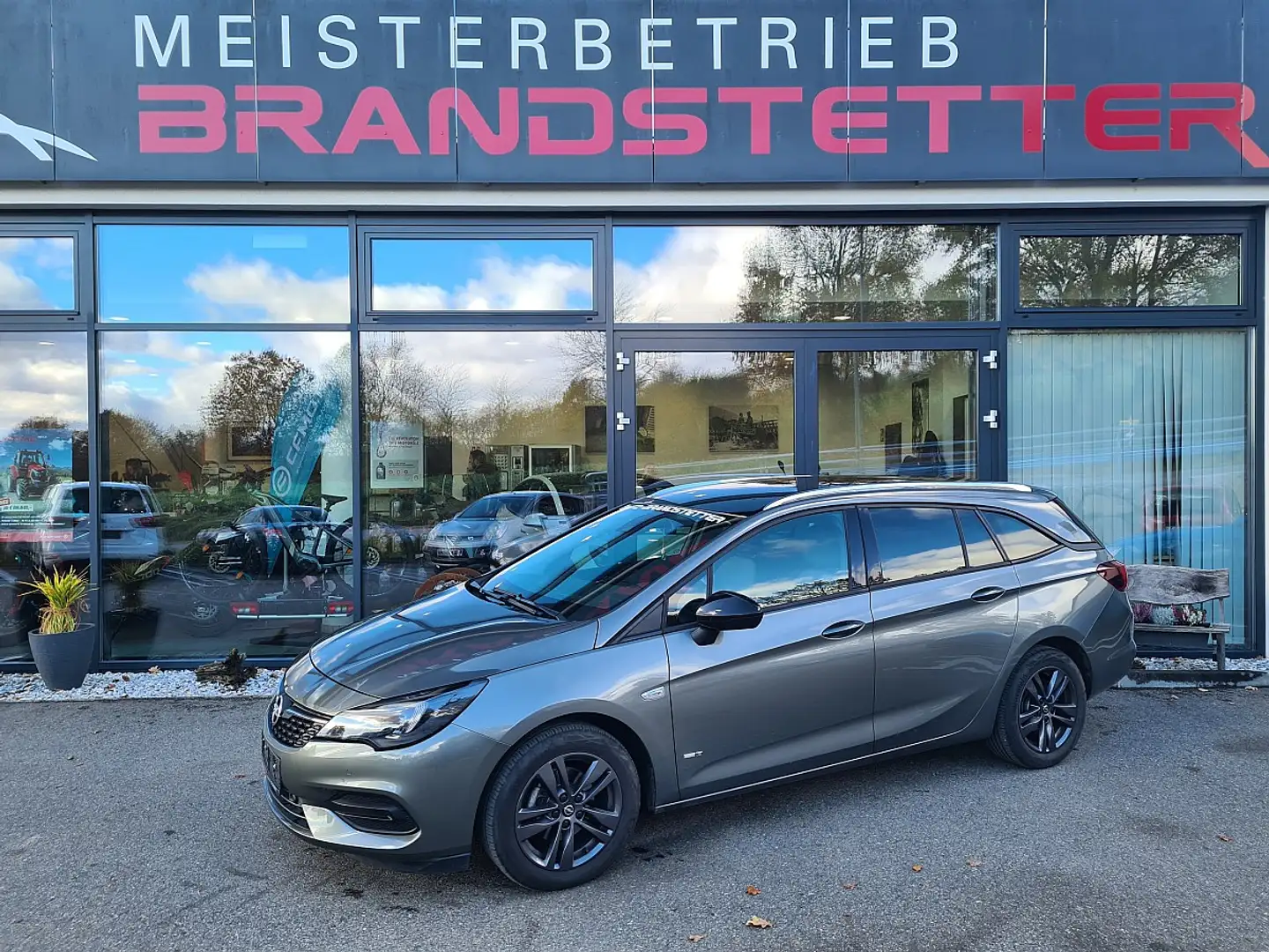 Opel Astra ST 1,2 Turbo Direct Inj. Design&Tech Grau - 1