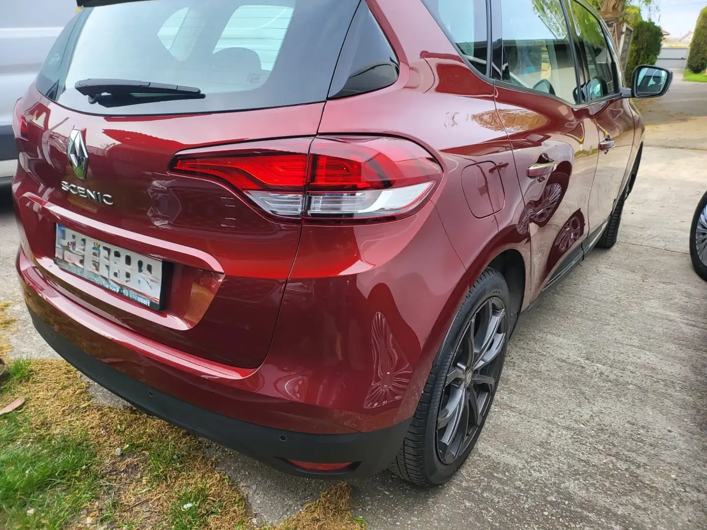 Renault Scenic Scénic Energy dCi 110 EDC InitialeInitiale Rot - 2