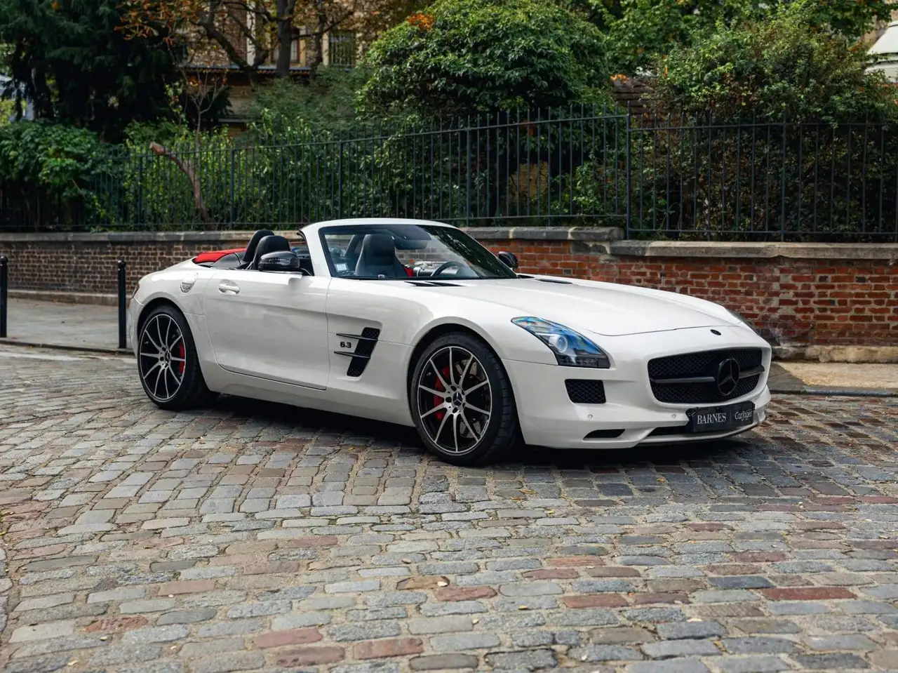 Mercedes-Benz SLS