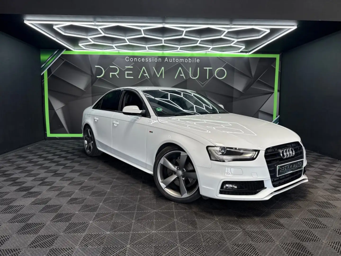 Audi A4 2.0 TDI 150CH DPF S LINE MULTITRONIC Blanc - 1