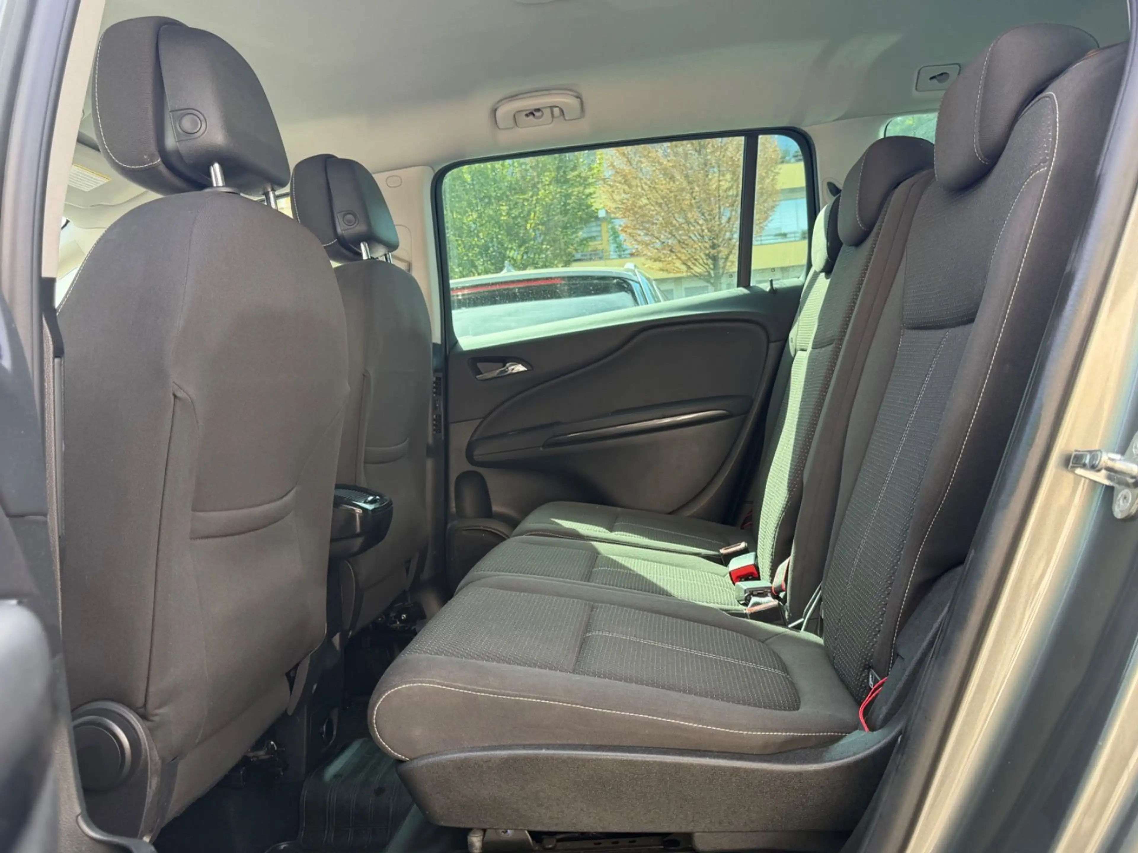 Opel Zafira C #Aut.#*7Sitze*Tüv Neu*Navi*Kamera*AHK* — photo 12