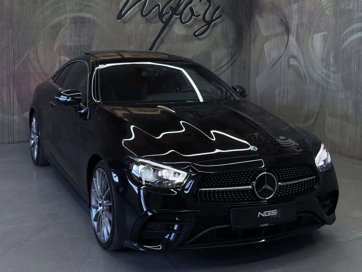 Mercedes-Benz E 220 E-Coupe AMG Line 4Matic FACELIFT PANO BURMESTER Schwarz - 2