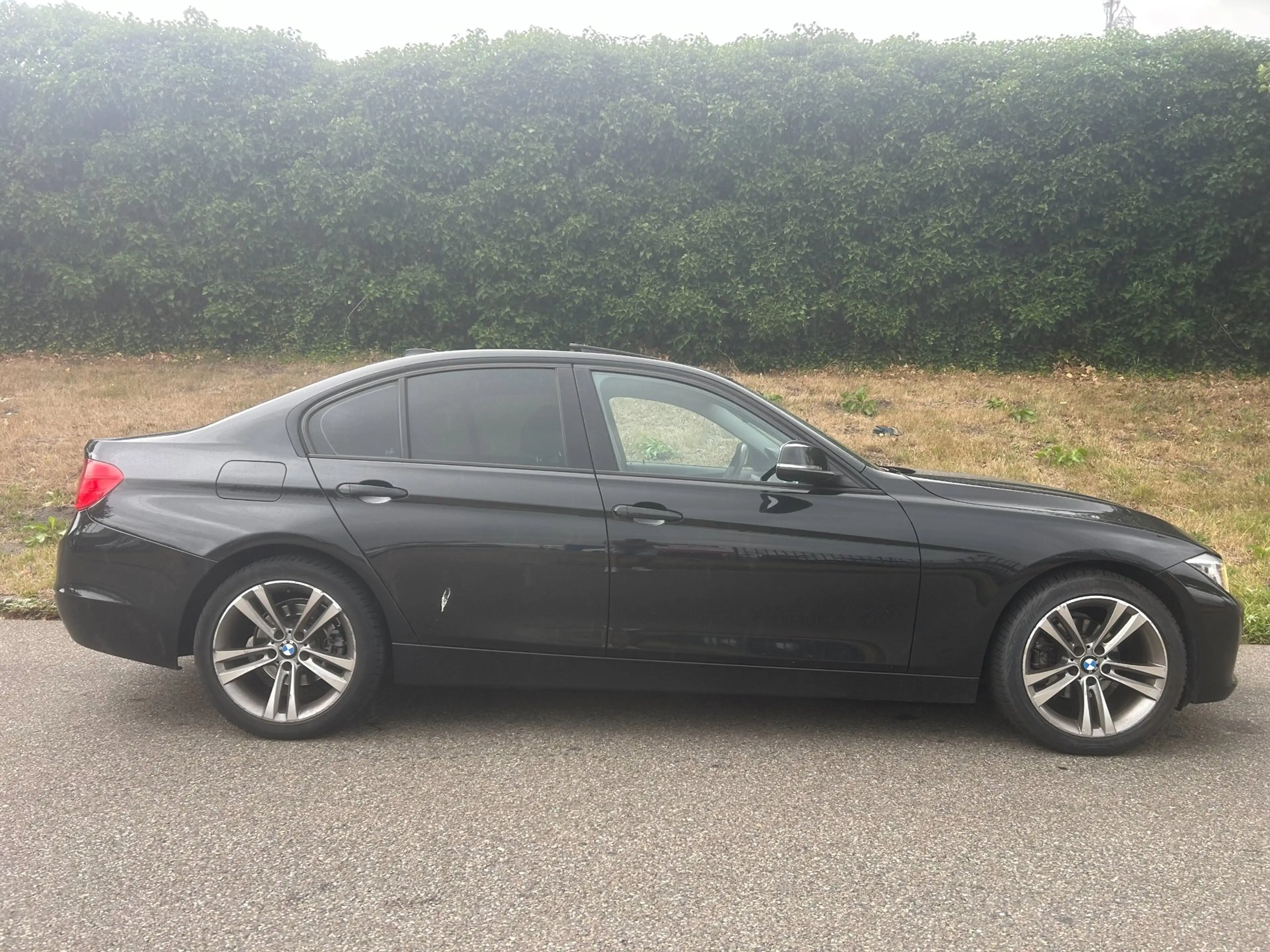 BMW 316 3-serie 316d High Executive - PANO - Navi - Clima — photo 2