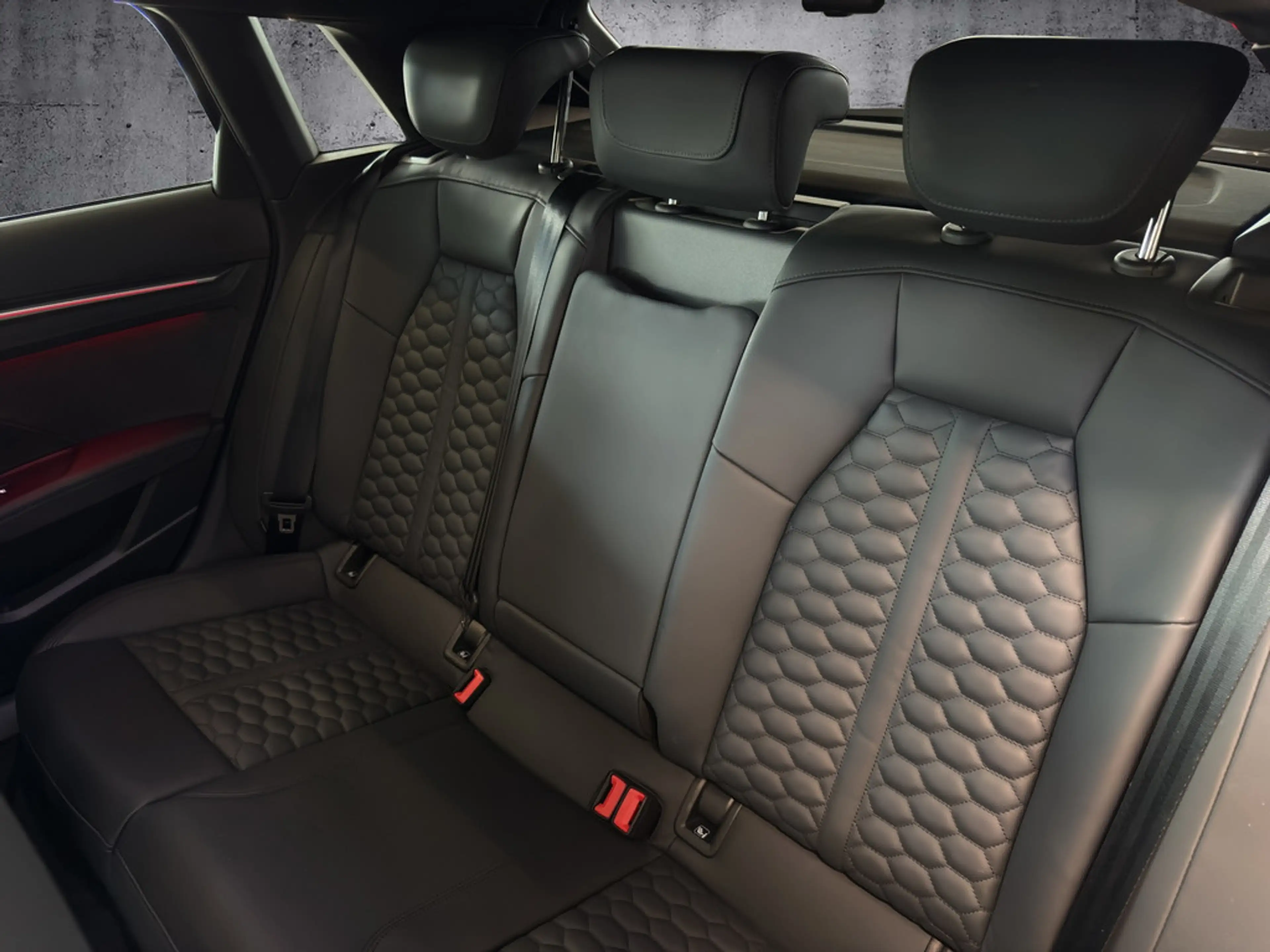 Audi RS3 2.5 TFSI quattro Matrix+Pano+B&O+HuD — photo 11