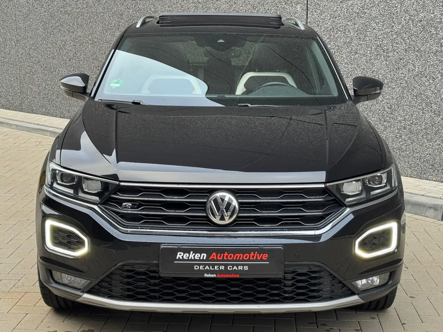 Volkswagen T-Roc 2.0 TSI 4Motion R-line 190PK Pano Navi ACC Zwart - 2