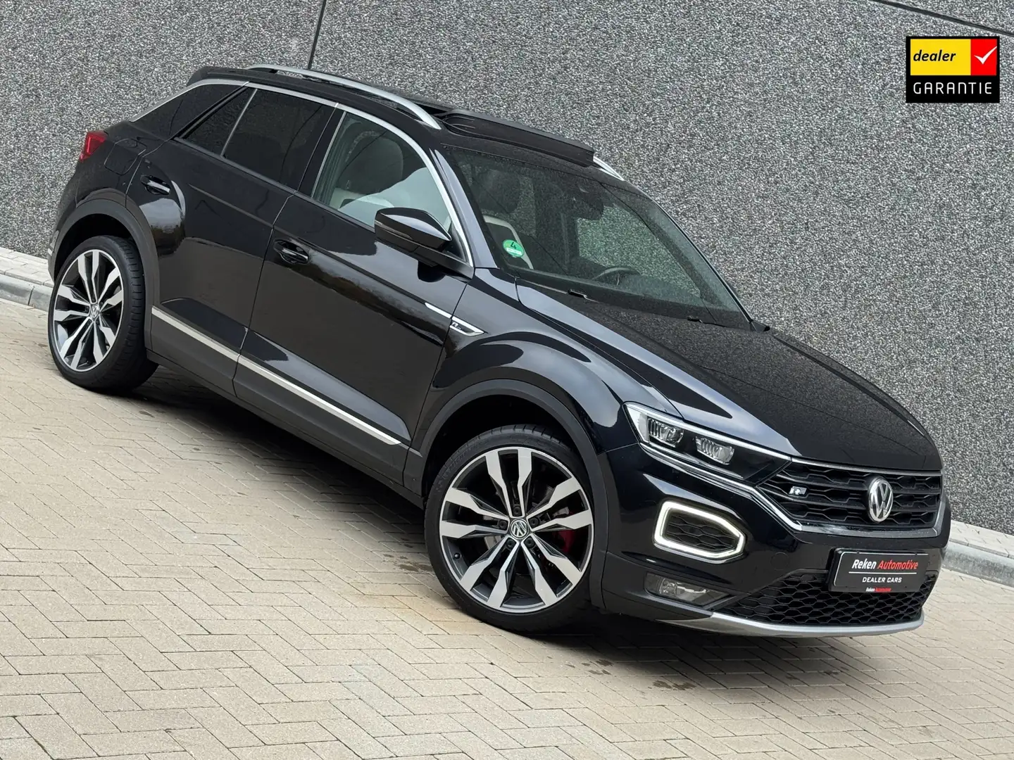 Volkswagen T-Roc 2.0 TSI 4Motion R-line 190PK Pano Navi ACC Zwart - 1