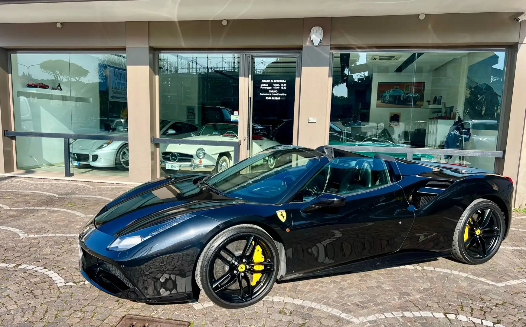 Ferrari 488 Spider - italiana - Zwart - 2