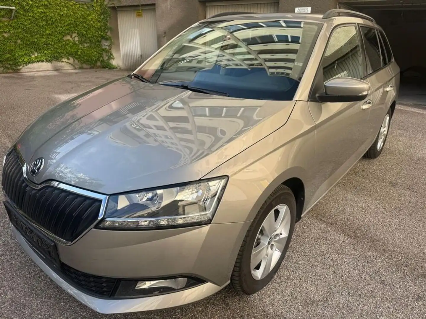 Skoda Fabia Combi Ambition 1.0 -nur 61000km TOP!! Beige - 1