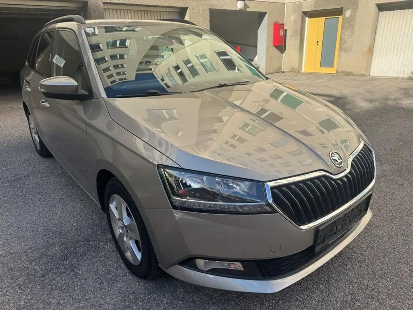 Skoda Fabia Combi Ambition 1.0 -nur 61000km TOP!! Beige - 2