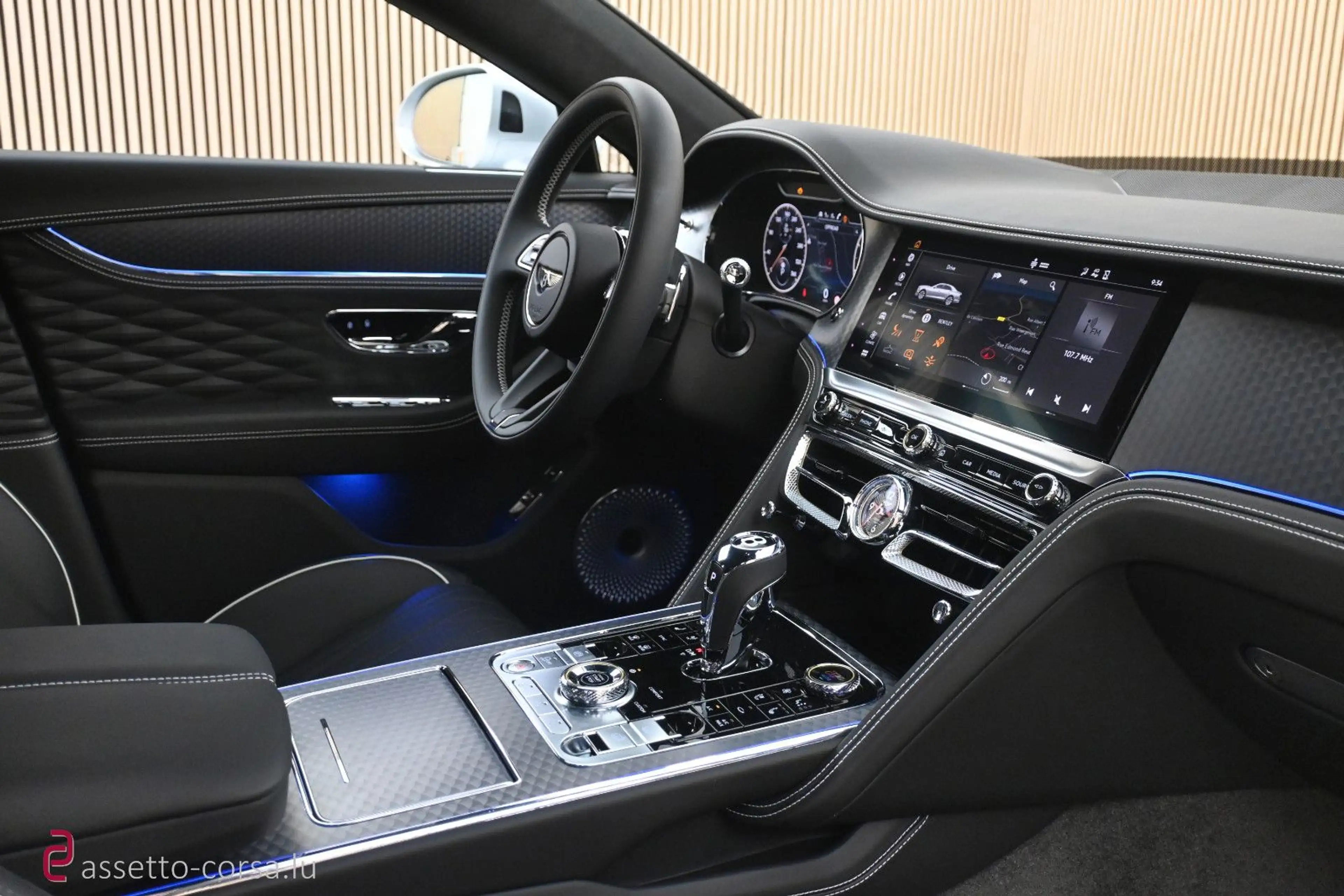 Bentley Flying Spur Azure*Mulliner*B&O*Night — photo 14