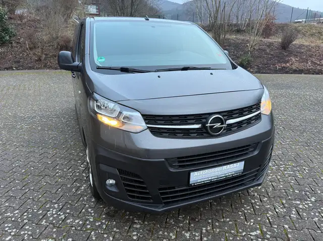 Opel Vivaro 2.0 CDTI M (L2)*NAVI*8.SITZER*TEMPOMAT*BRC*PDC*ALU