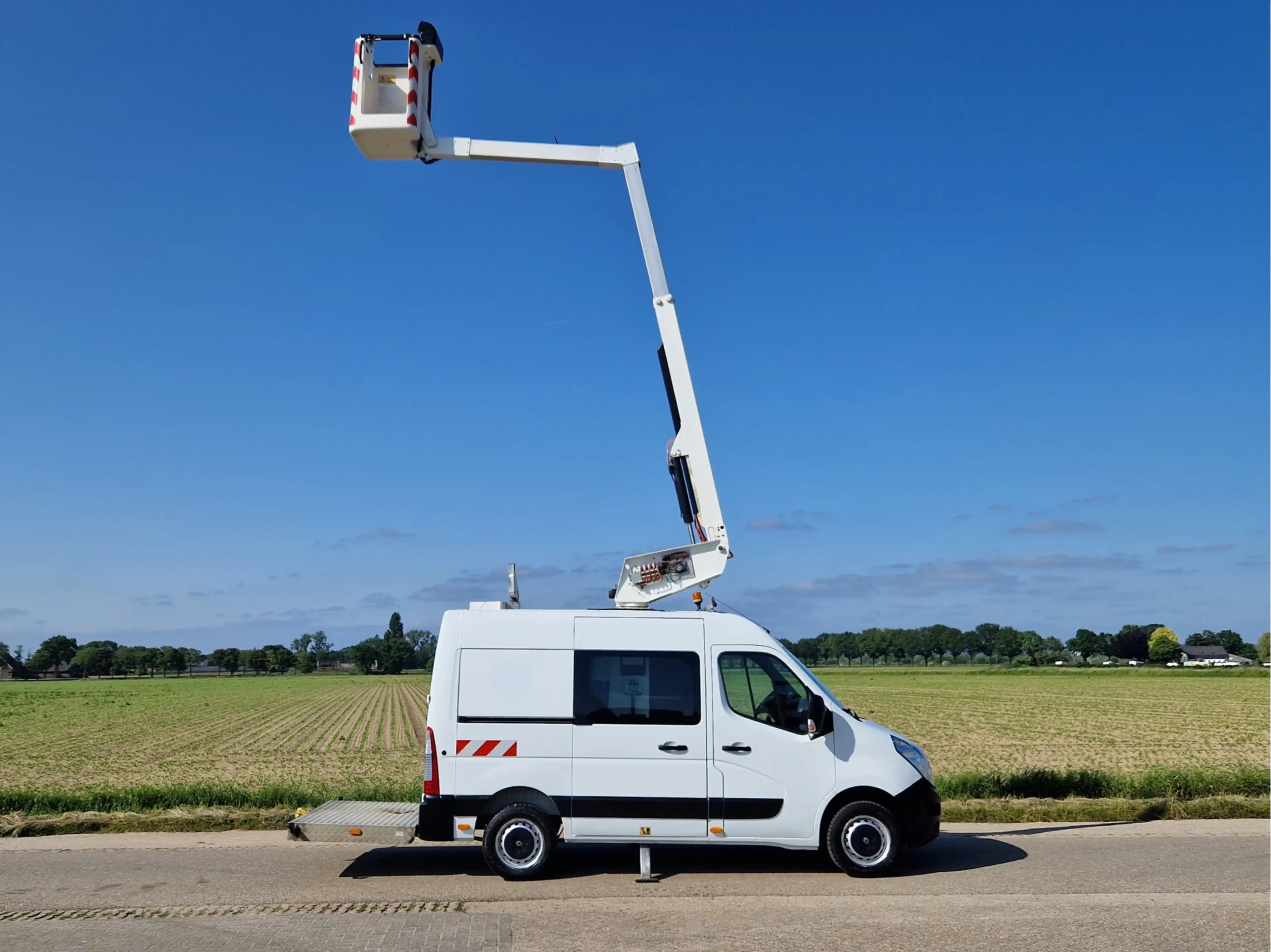 Renault Master T35 2.3 dCi L1H2 - 126 Pk - ET 26 NE Versalift Hoo — photo 41
