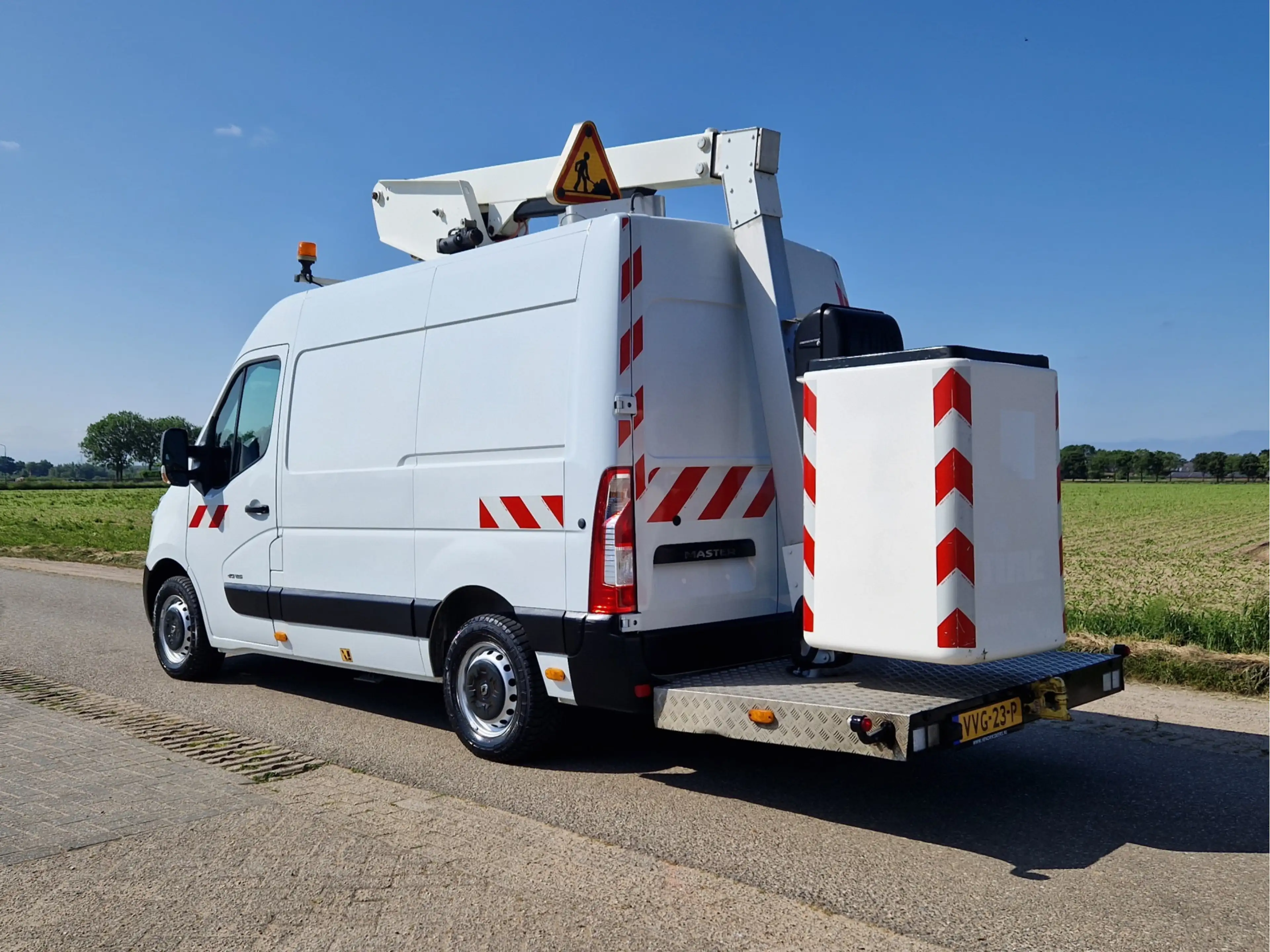 Renault Master T35 2.3 dCi L1H2 - 126 Pk - ET 26 NE Versalift Hoo — photo 3