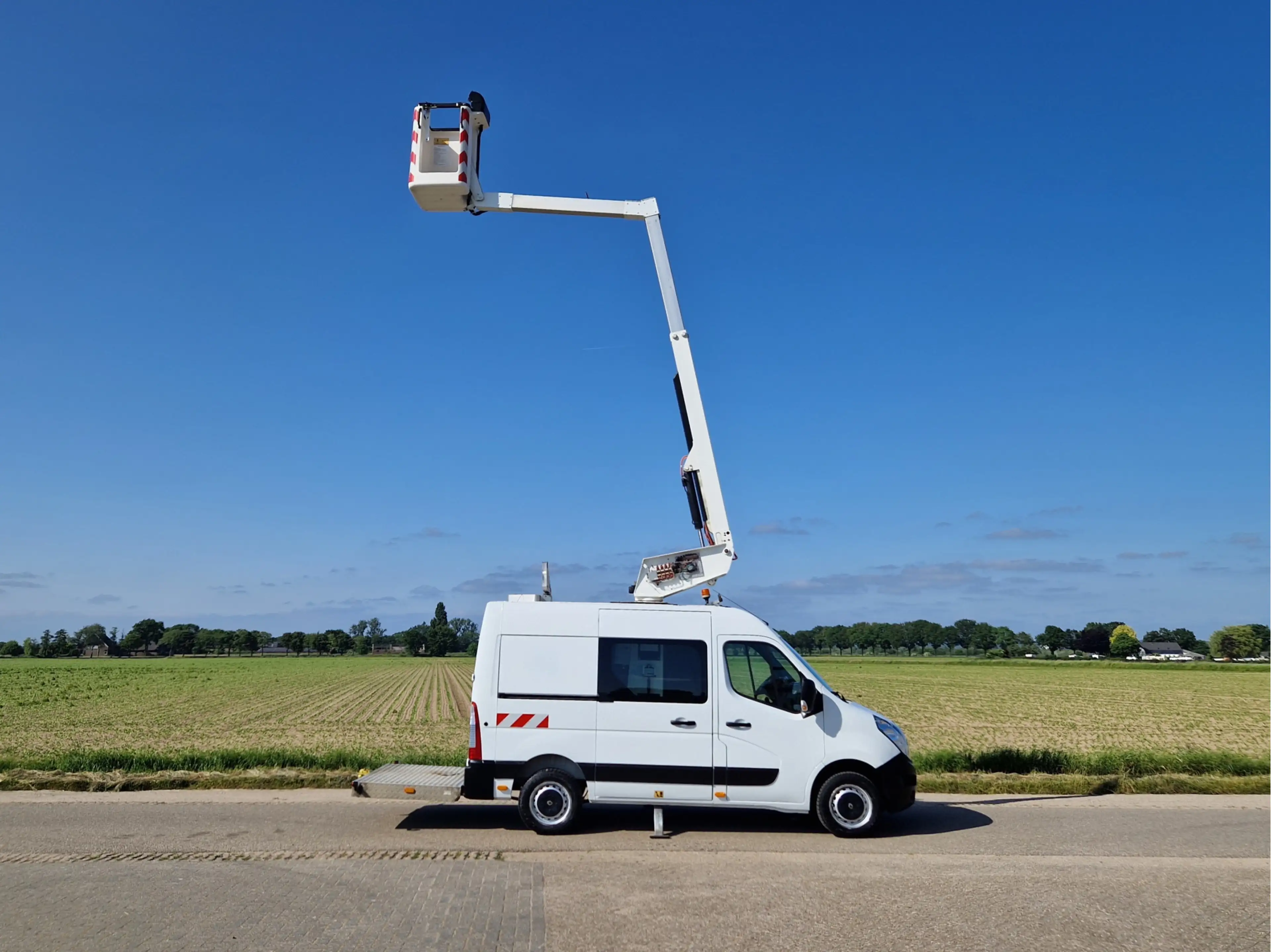 Renault Master T35 2.3 dCi L1H2 - 126 Pk - ET 26 NE Versalift Hoo — photo 17