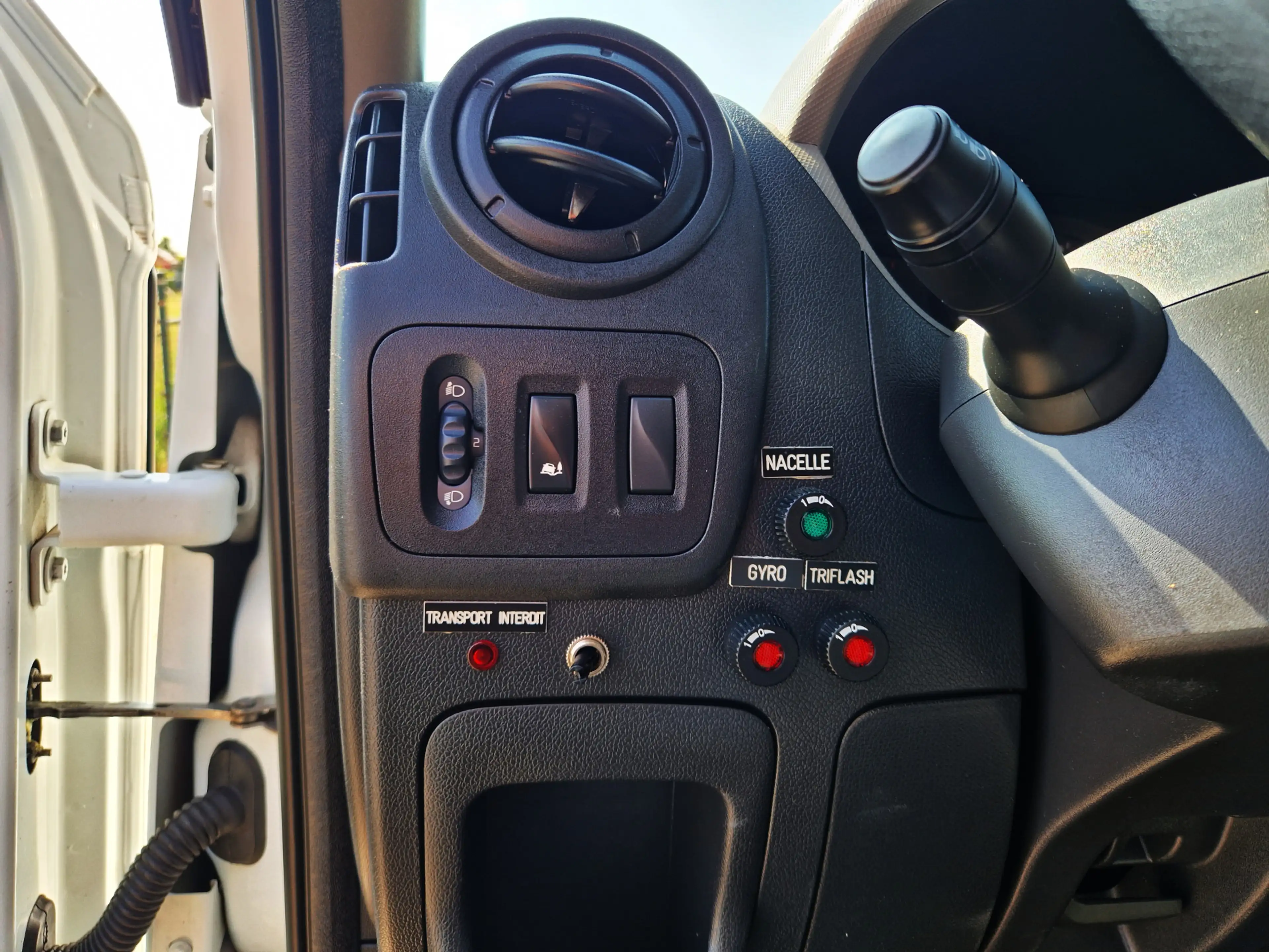 Renault Master T35 2.3 dCi L1H2 - 126 Pk - ET 26 NE Versalift Hoo — photo 20
