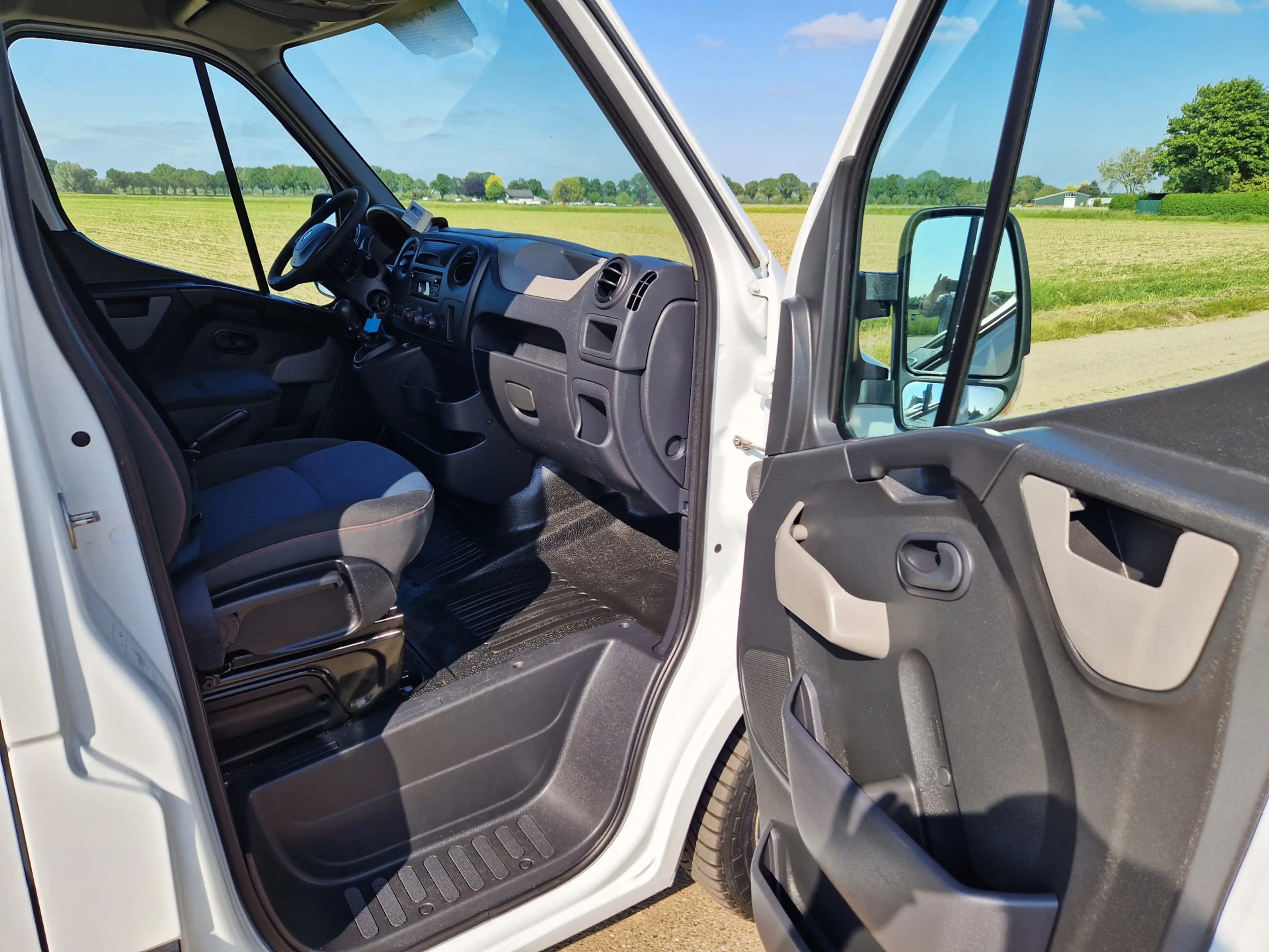 Renault Master T35 2.3 dCi L1H2 - 126 Pk - ET 26 NE Versalift Hoo — photo 10