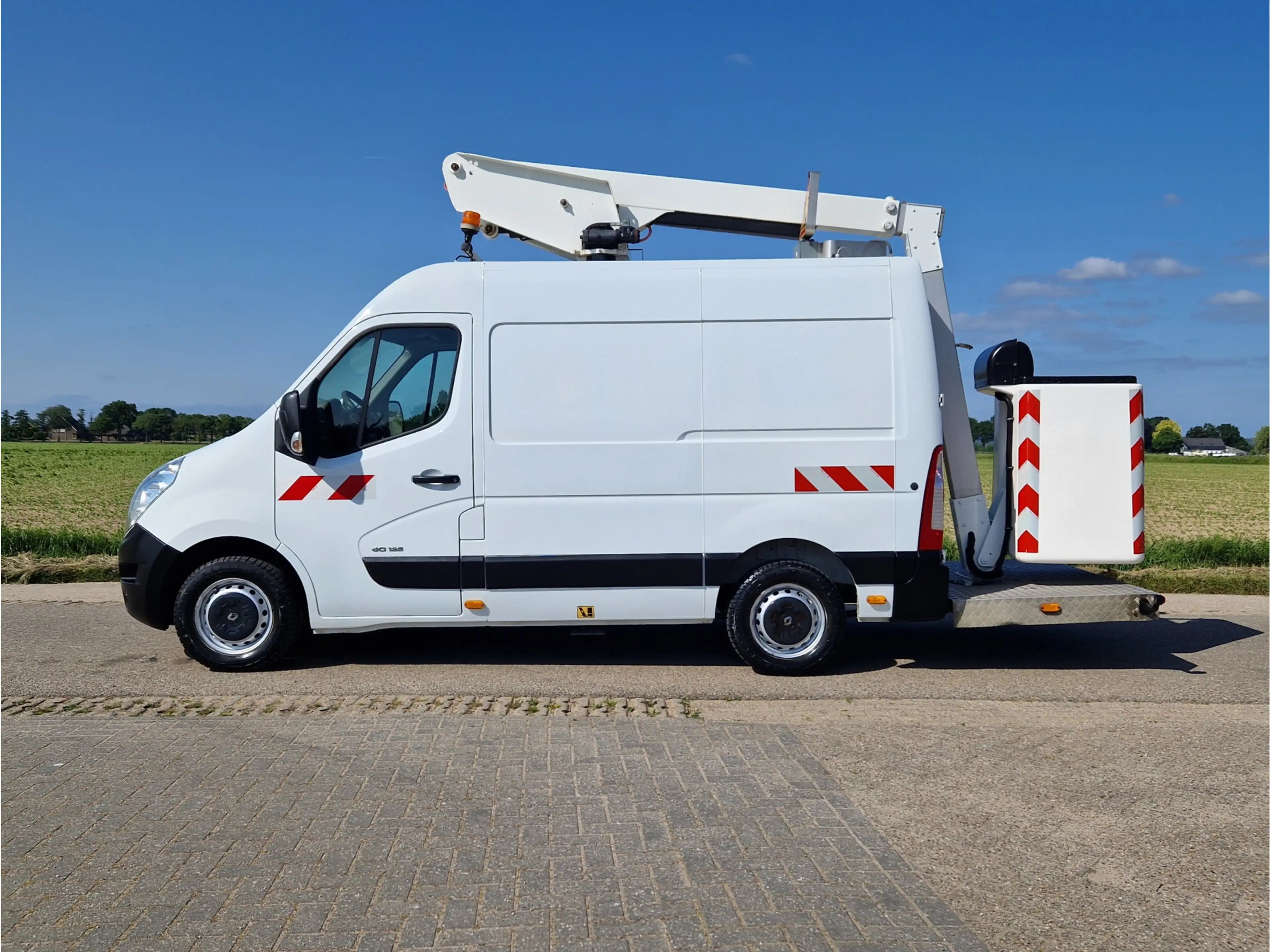 Renault Master T35 2.3 dCi L1H2 - 126 Pk - ET 26 NE Versalift Hoo — photo 2