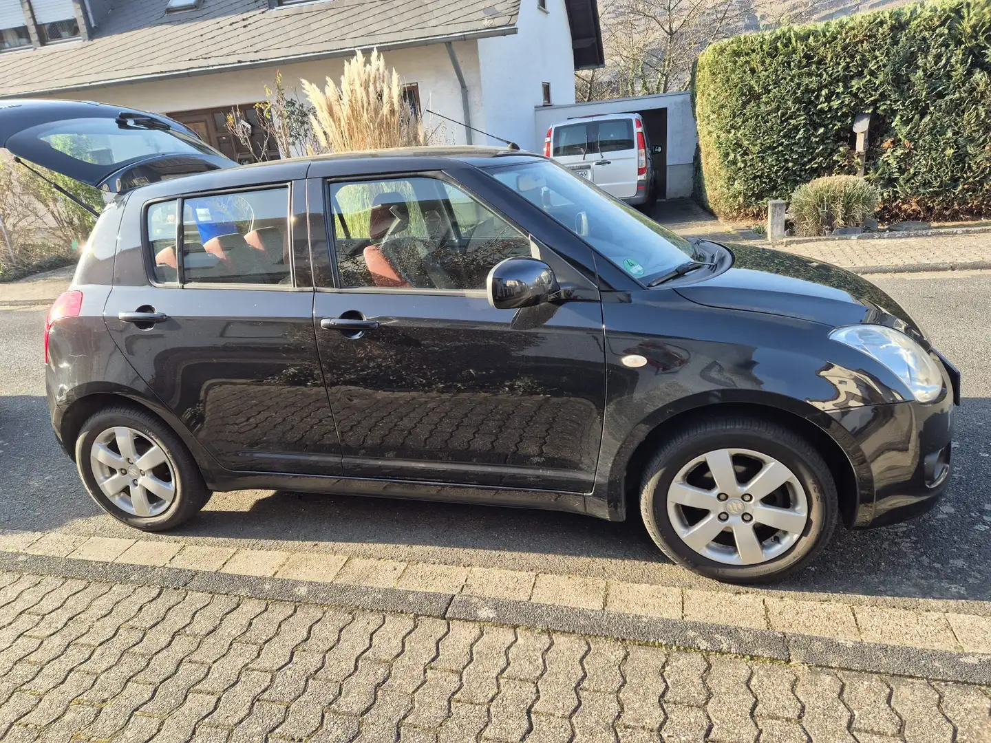 Suzuki Swift Swift 1.3 Comfort Schwarz - 1