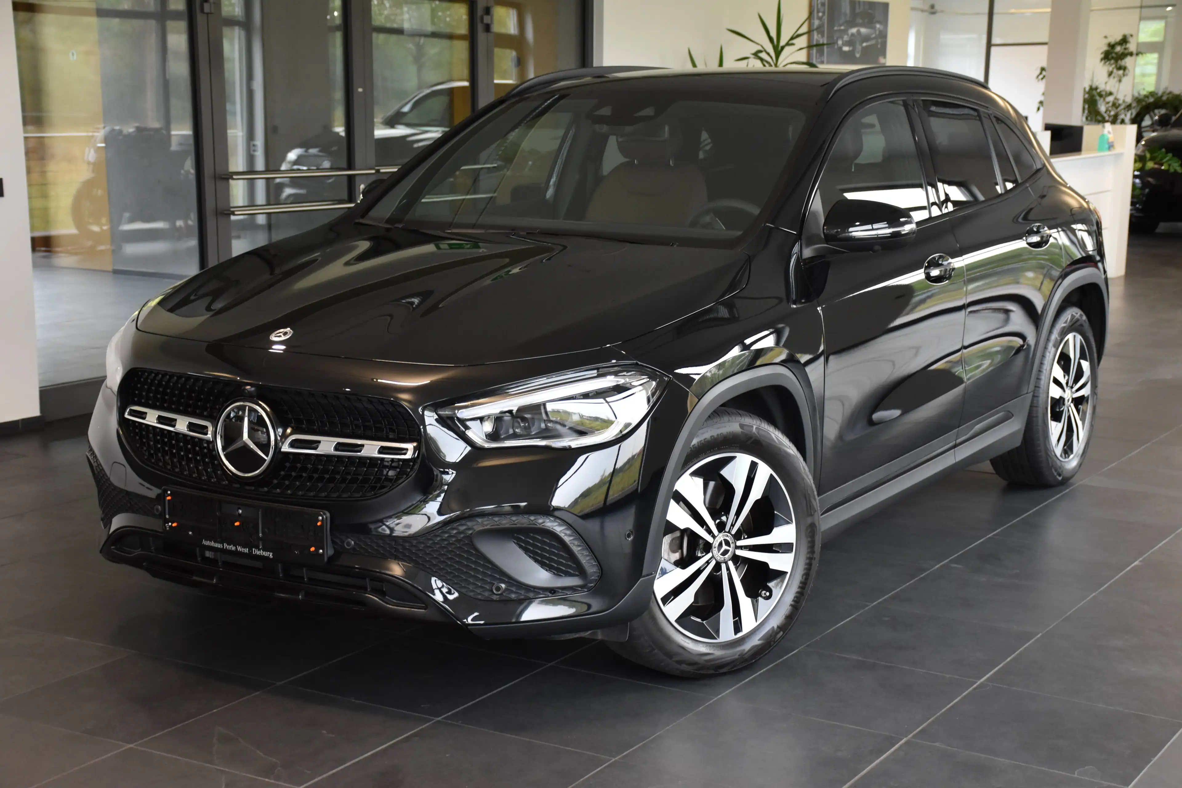 Mercedes-Benz GLA 220 GLA 220 d 4Matic 8G-DCT EXKLUSIV-PAKET"PANORAMA"360°KAMERA